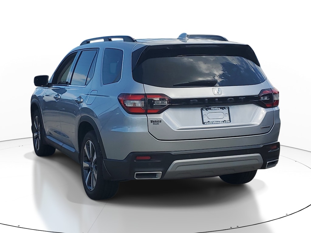 Certified 2024 Honda Pilot Touring Touring 2WD
