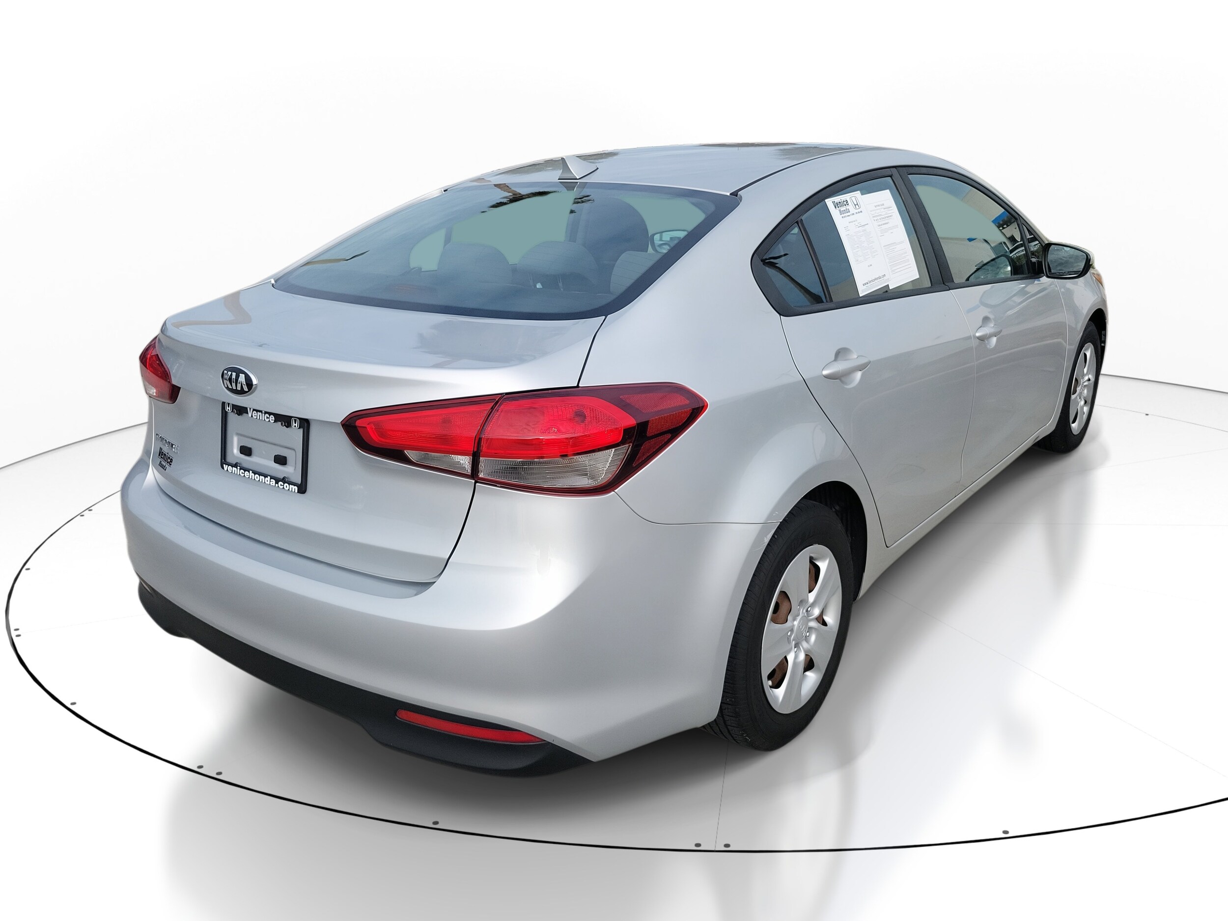 2018 Kia Forte LX Base photo 4