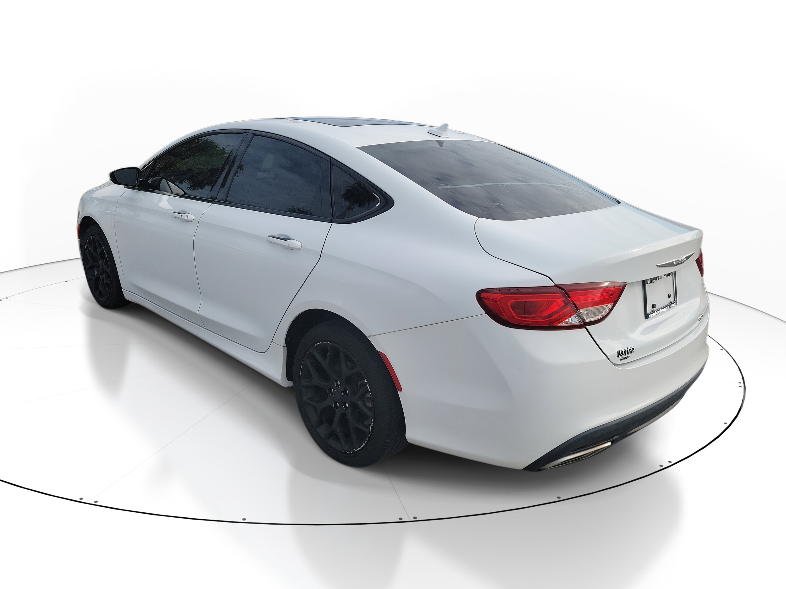 2015 Chrysler 200 C photo 3