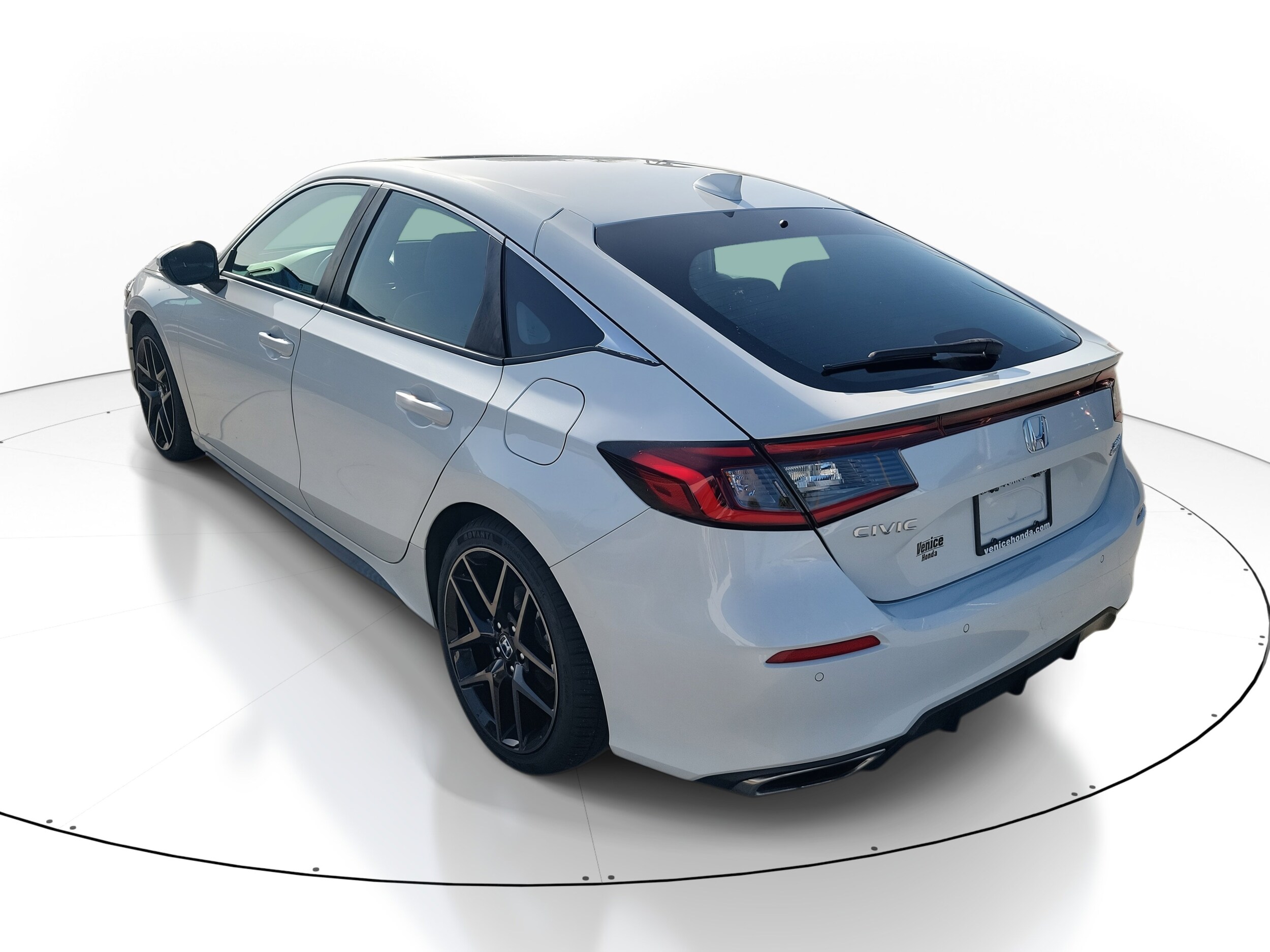 2022 Honda Civic Hatchback Sport Touring photo 3