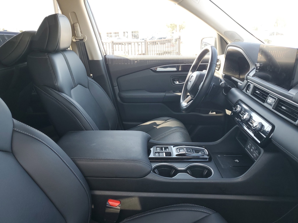 2024 Honda Pilot Touring photo 2