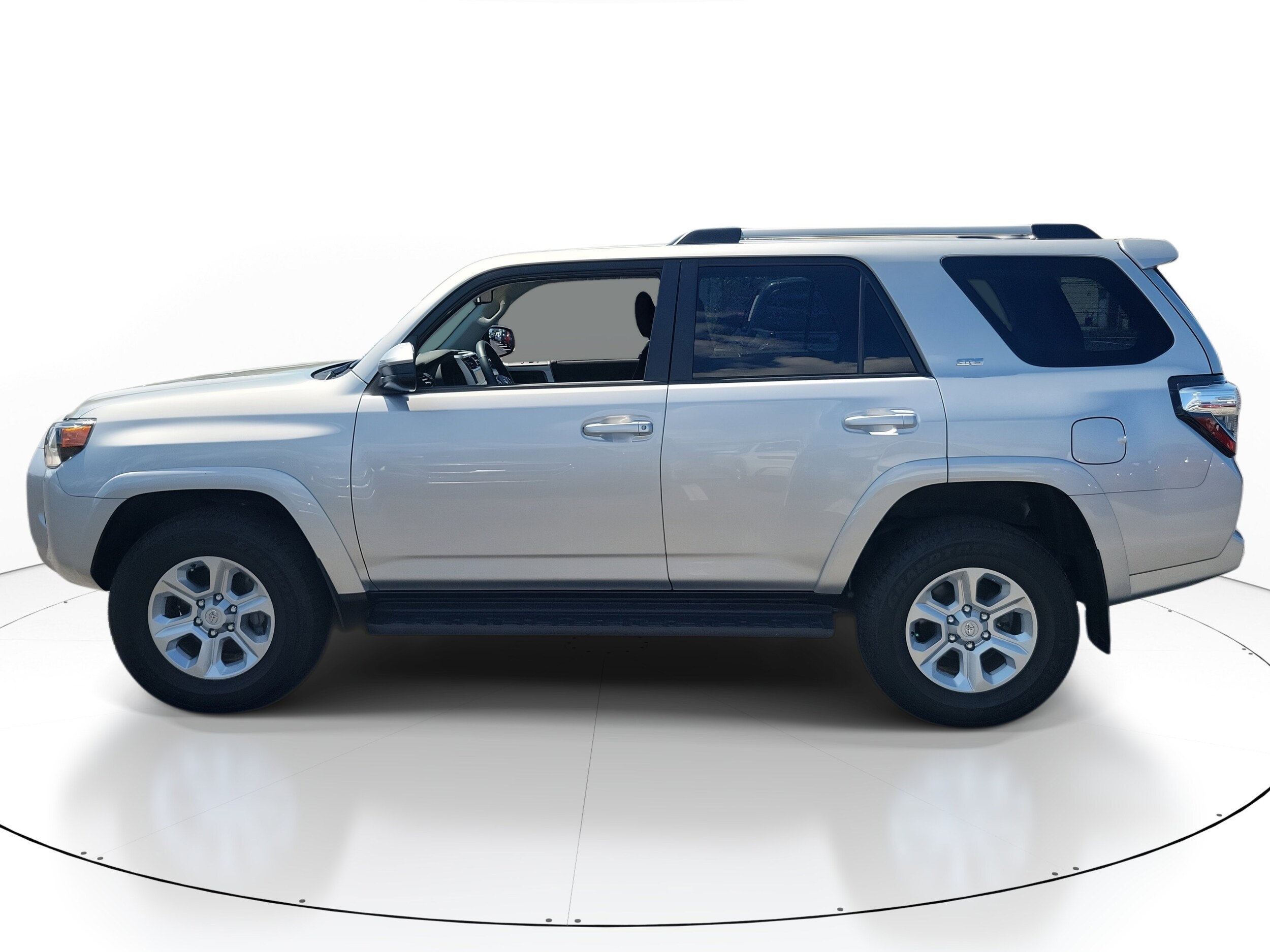 2023 Toyota 4Runner SR5 4WD photo 3