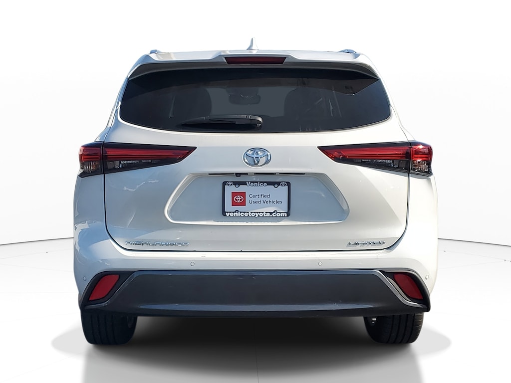 Used 2023 Toyota Highlander Limited SUV