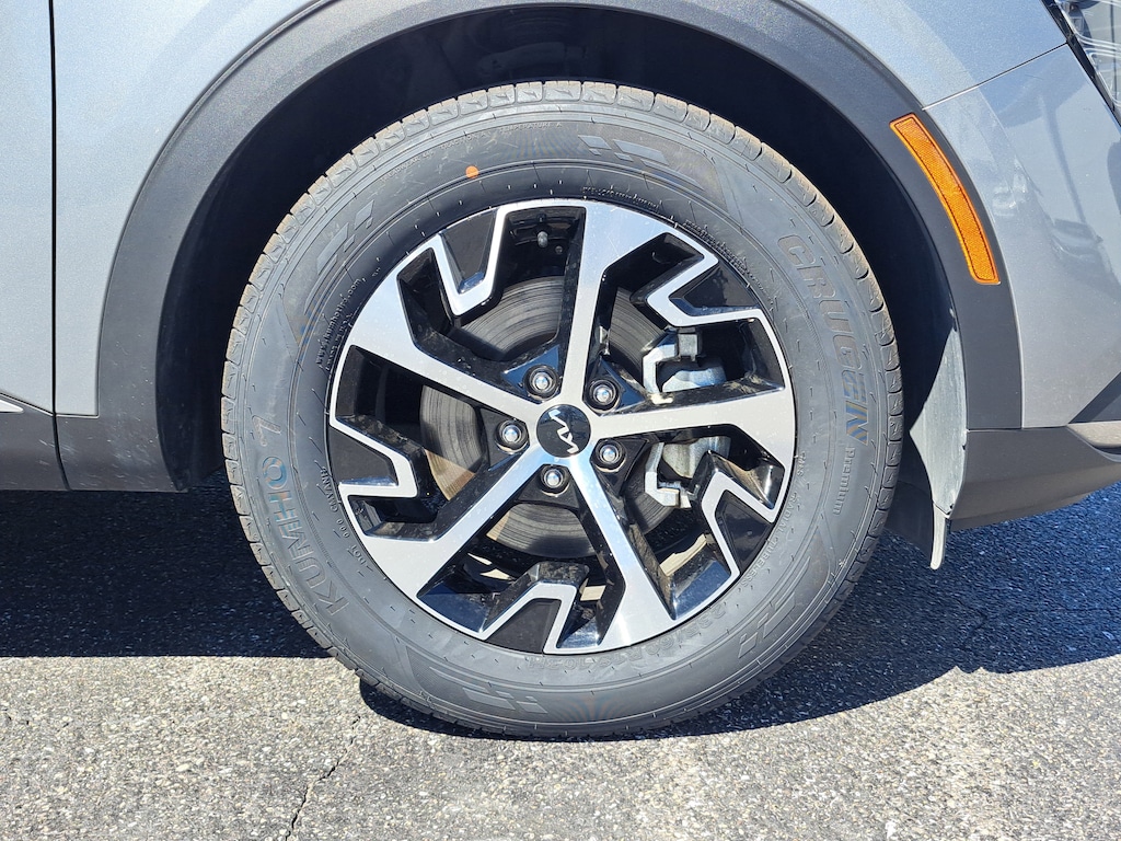 Used 2024 Kia Sportage EX SUV