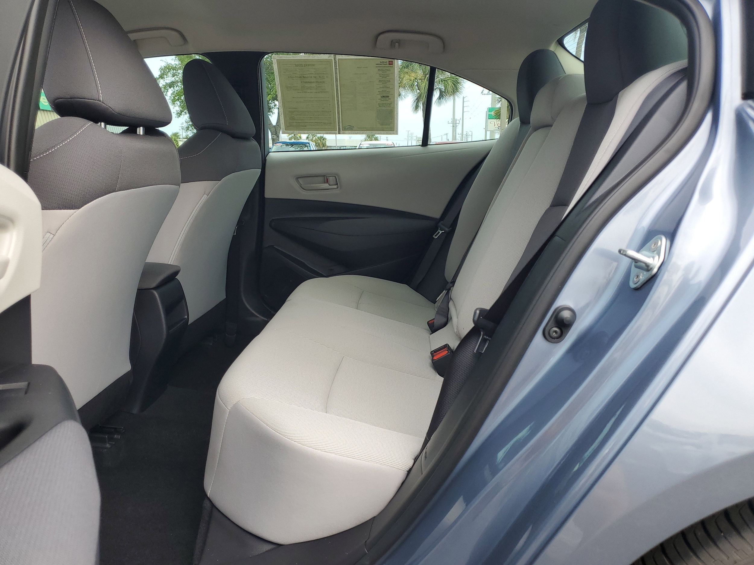 2022 Toyota Corolla LE - Photo 9