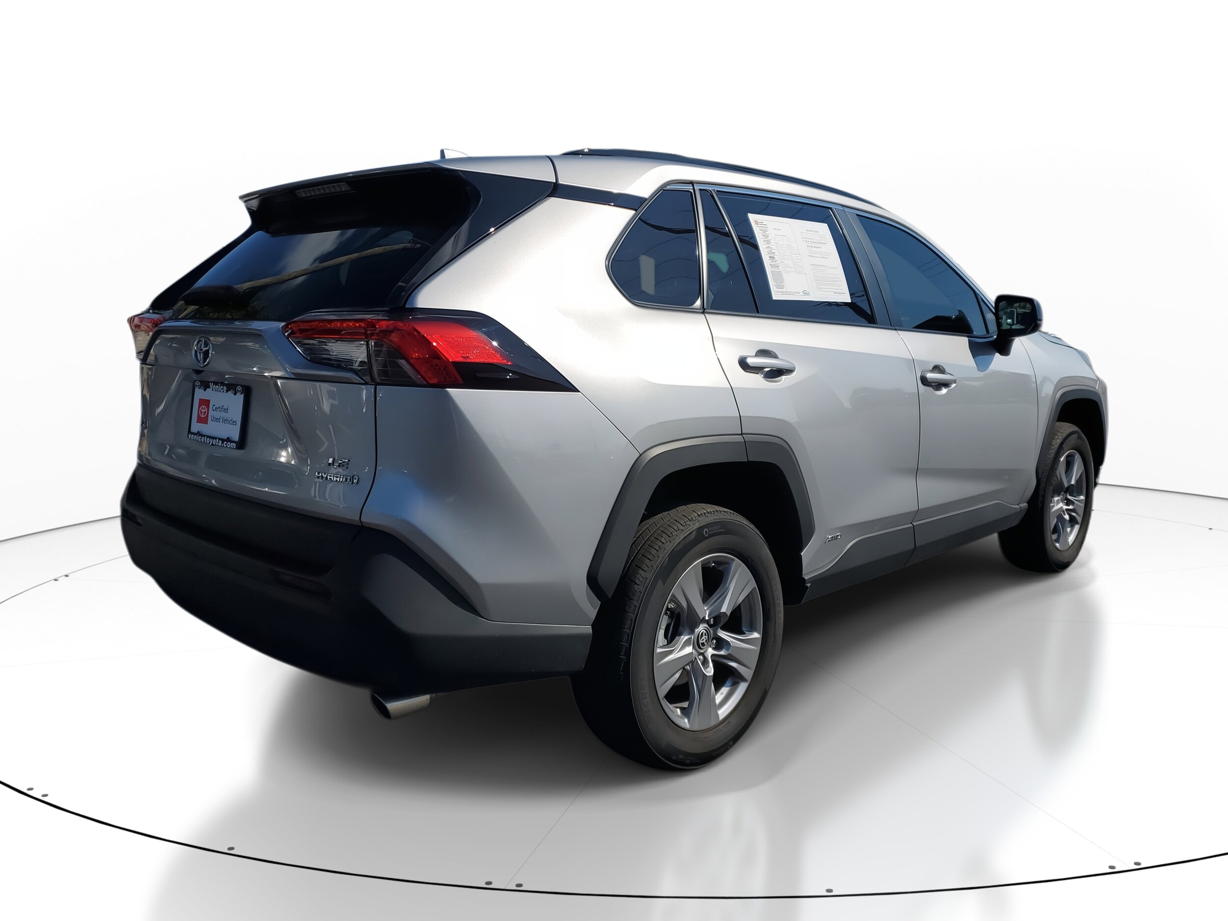 2024 Toyota RAV4 Hybrid LE photo 4
