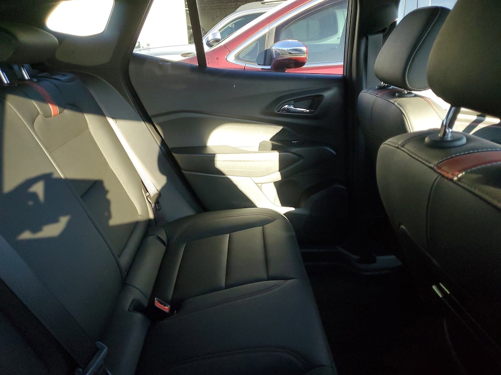 Used 2025 Chevrolet Trax 2RS SUV