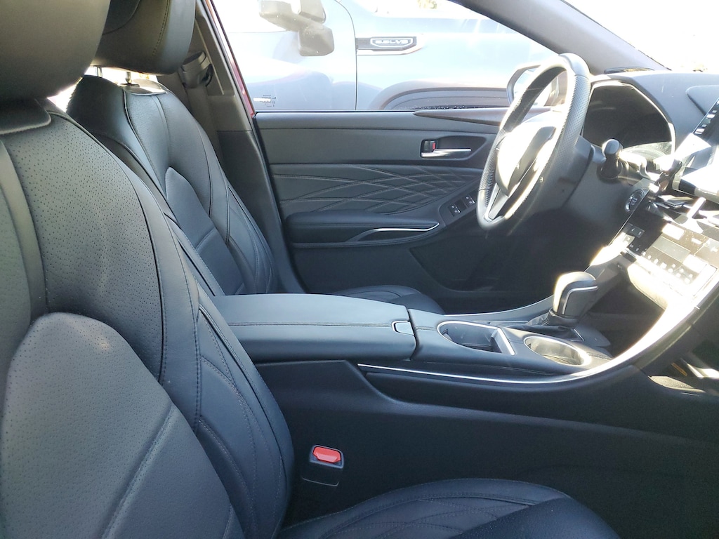 2022 Toyota Avalon Limited photo 3