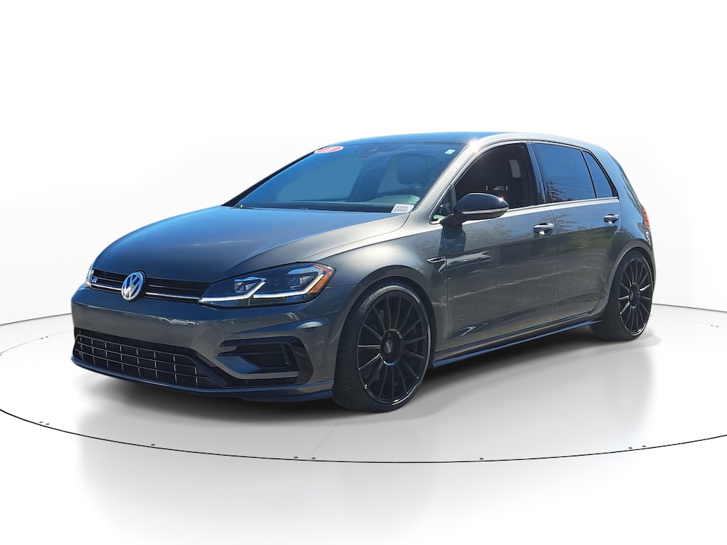 2018 Volkswagen Golf R 4Motion photo 2