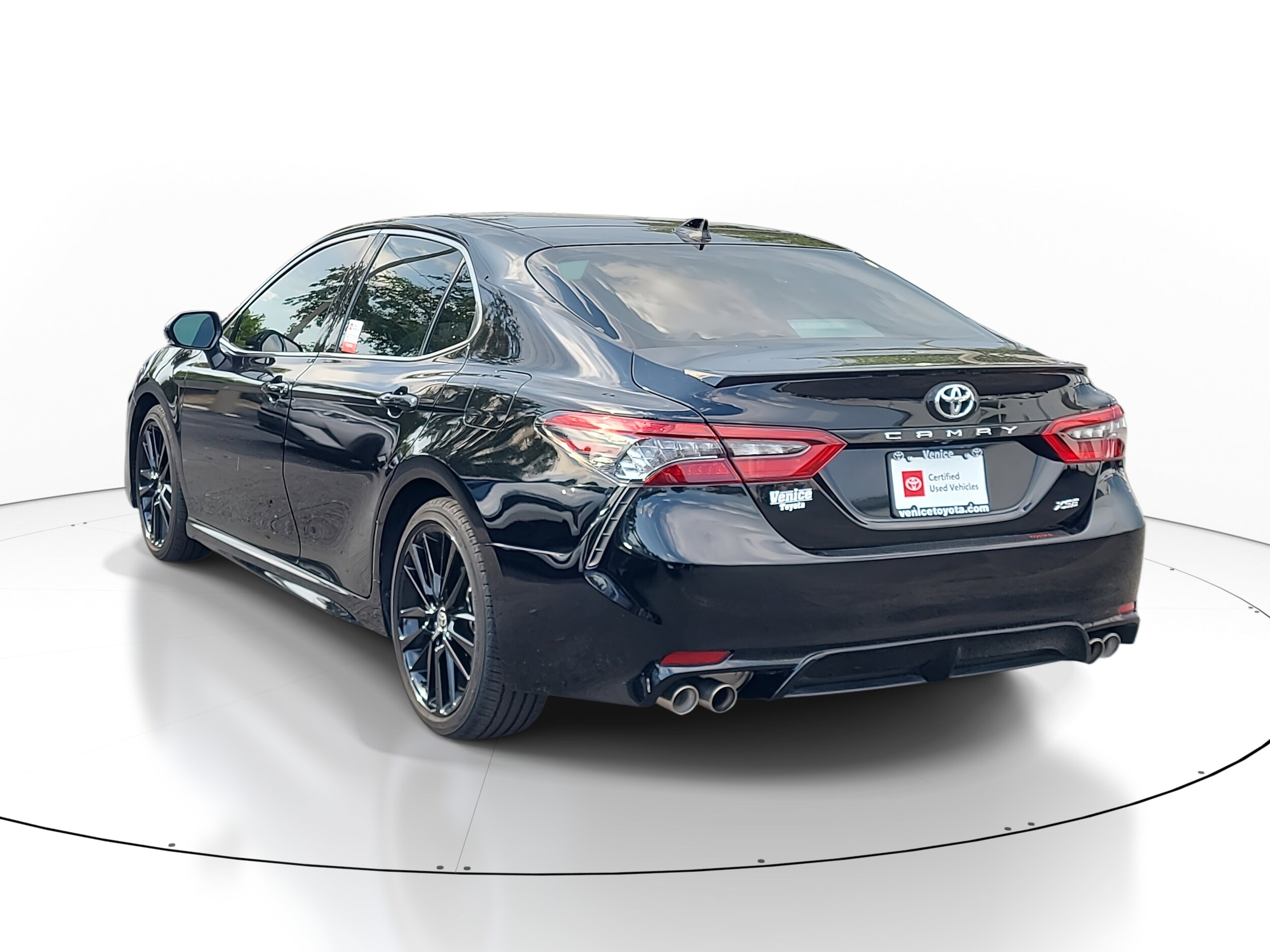 2023 Toyota Camry XSE V6 photo 3