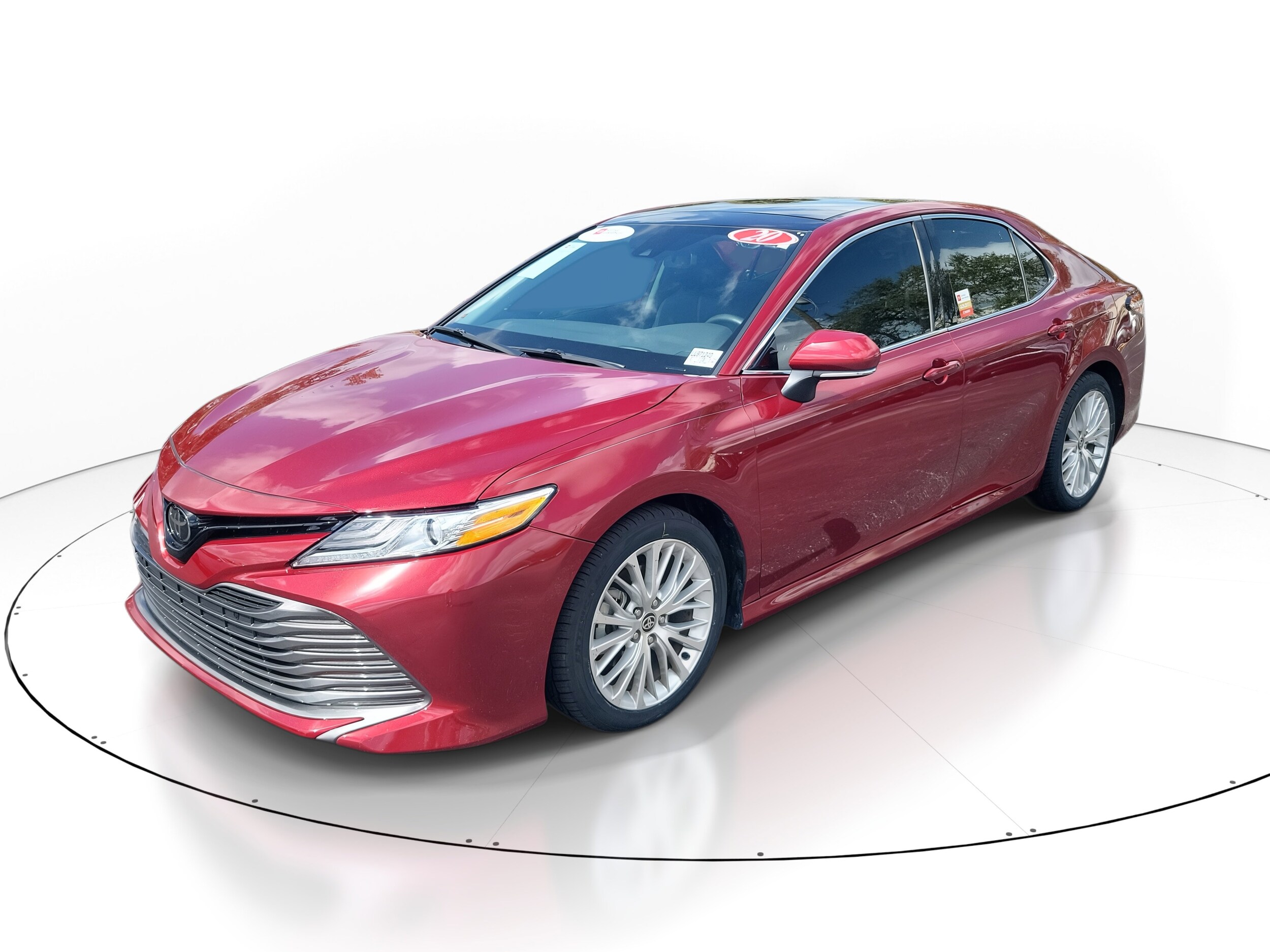 2020 Toyota Camry XLE photo 2