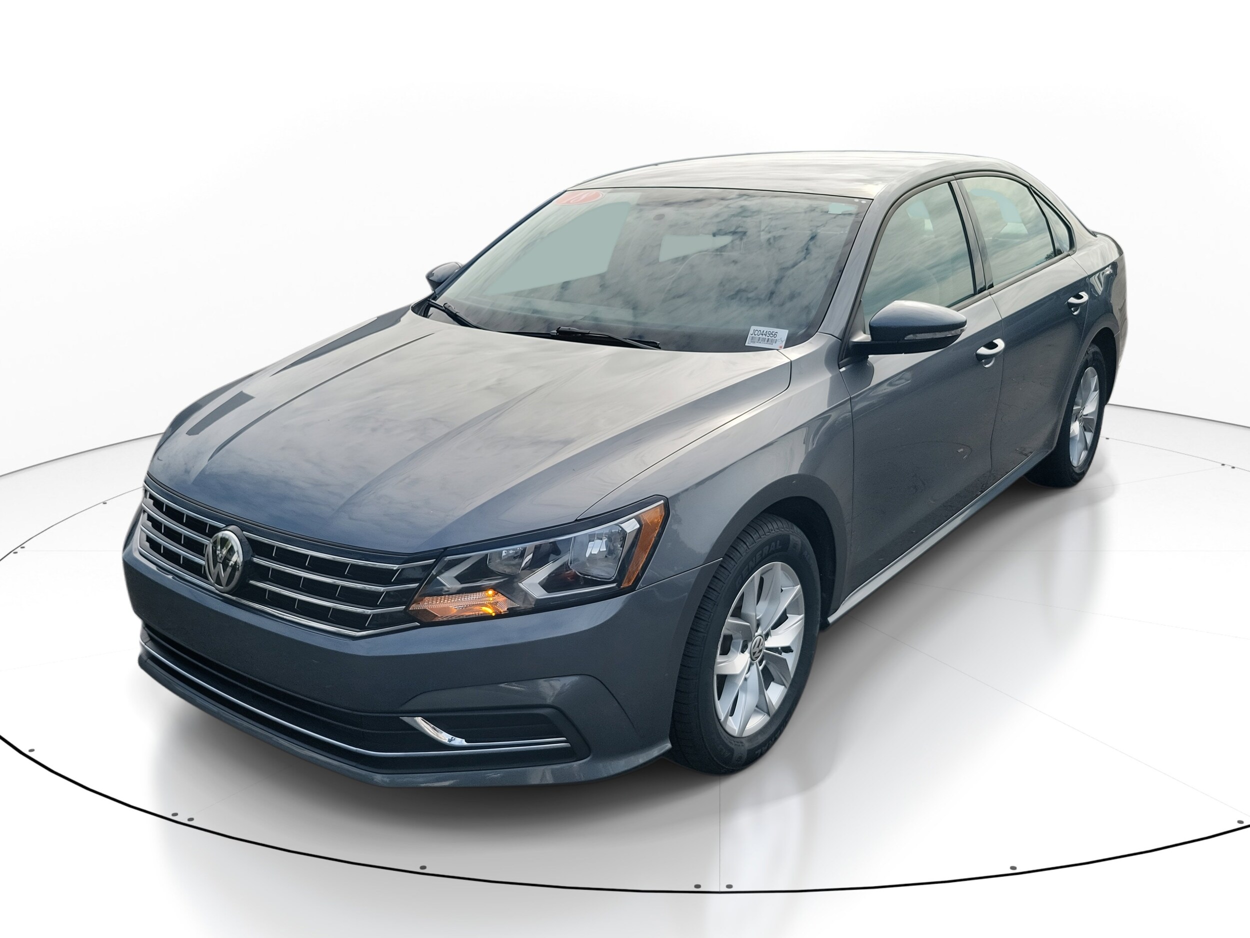 2018 Volkswagen Passat 2.0T S photo 2