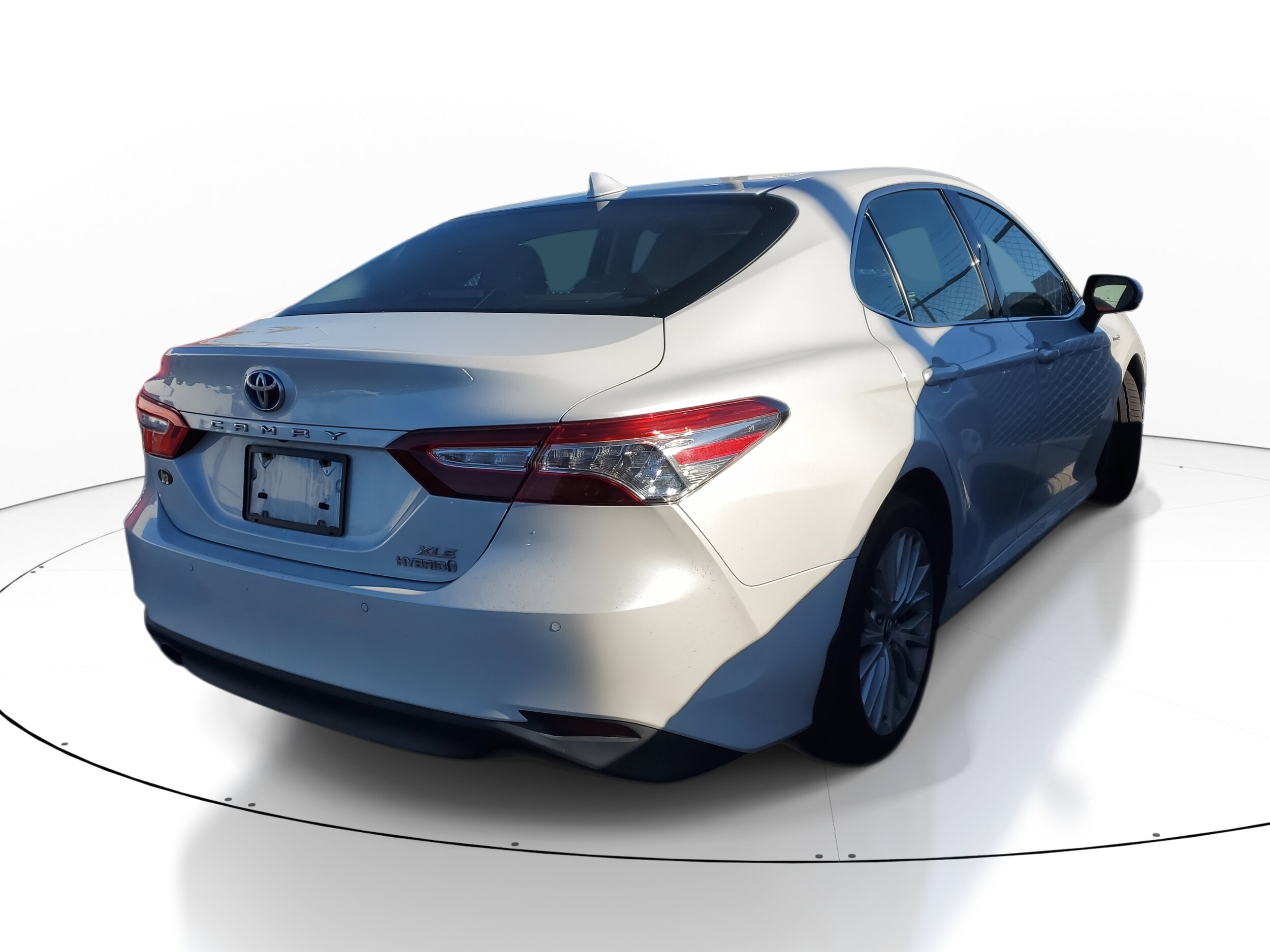 2018 Toyota Camry Hybrid XLE photo 4