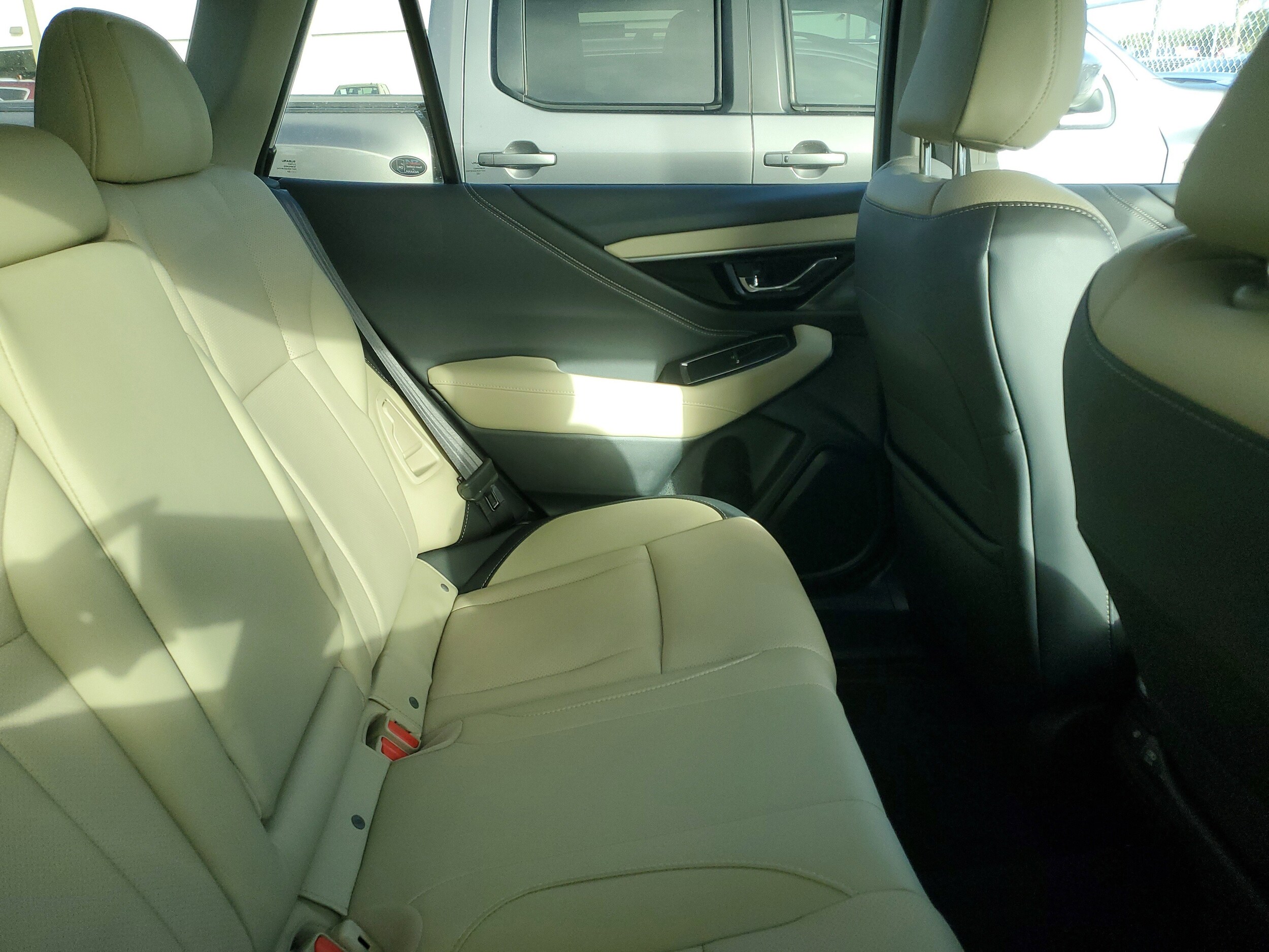 2022 Subaru Outback Limited photo 3