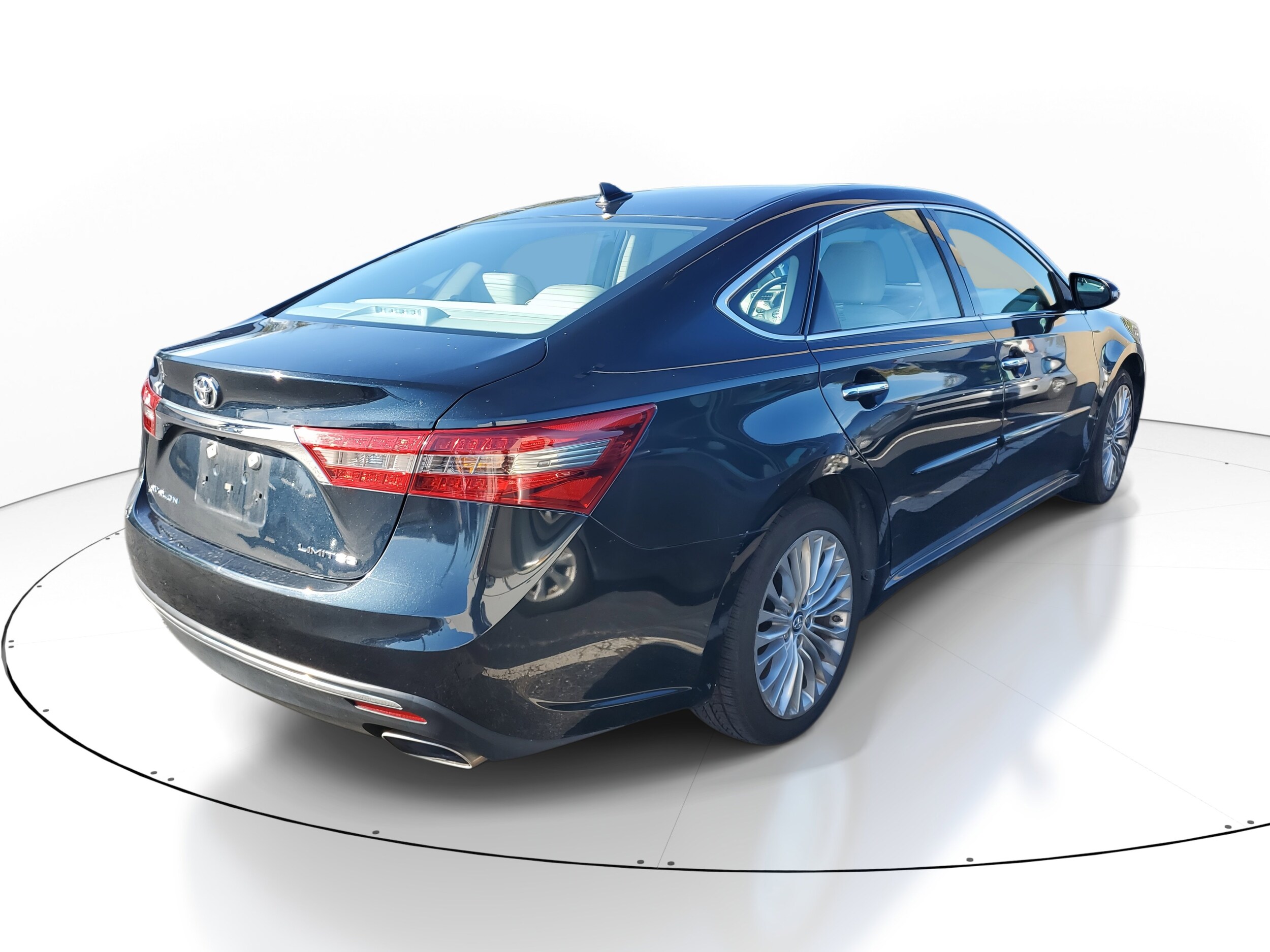 2016 Toyota Avalon Limited photo 3