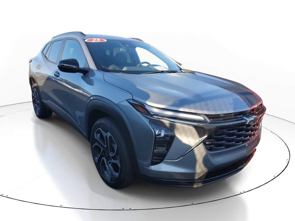 Used 2025 Chevrolet Trax 2RS SUV