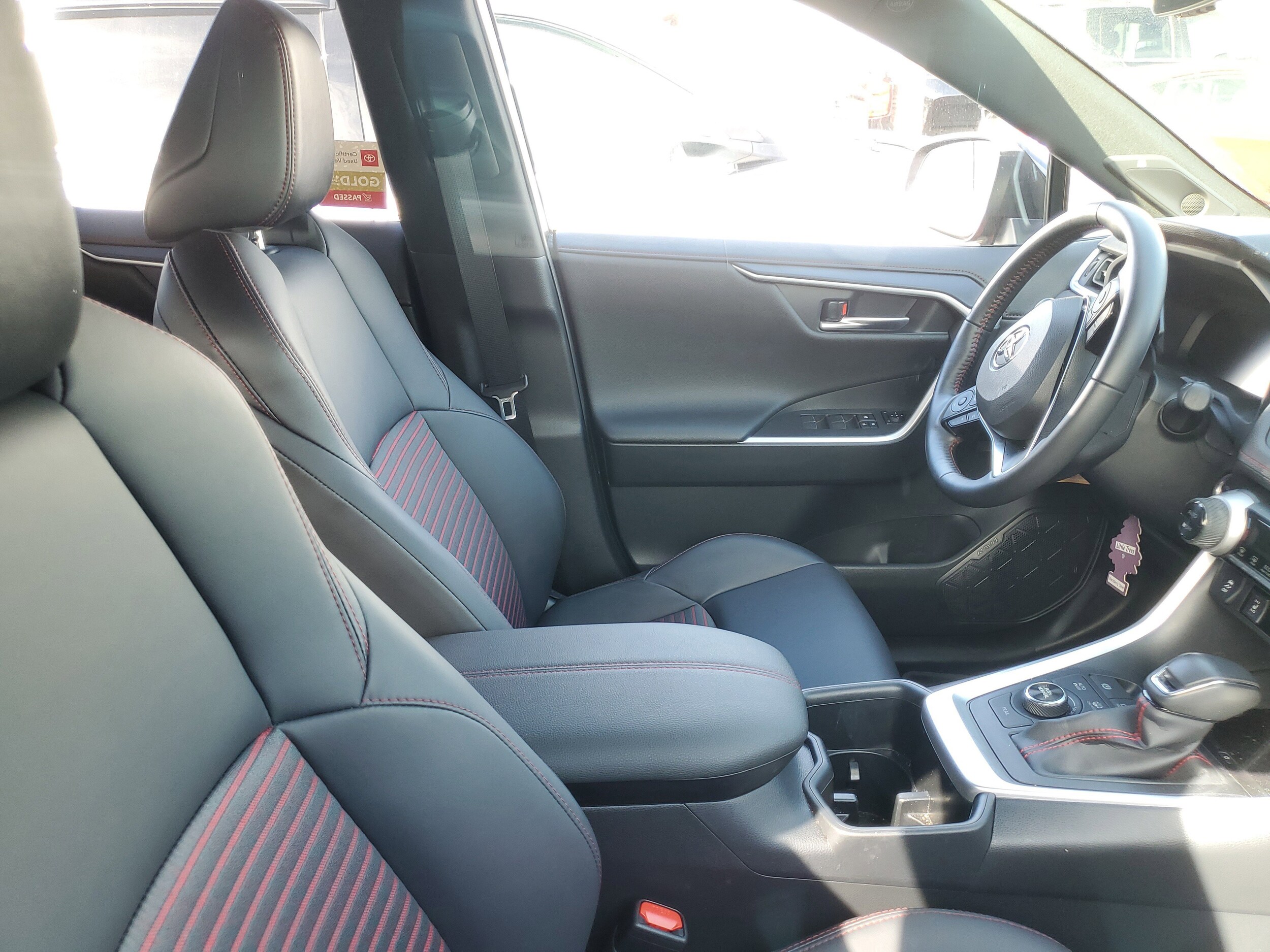 2024 Toyota RAV4 Prime XSE photo 2