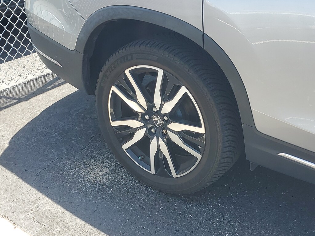 Used 2019 Honda Pilot Touring 7-Passenger AWD SUV