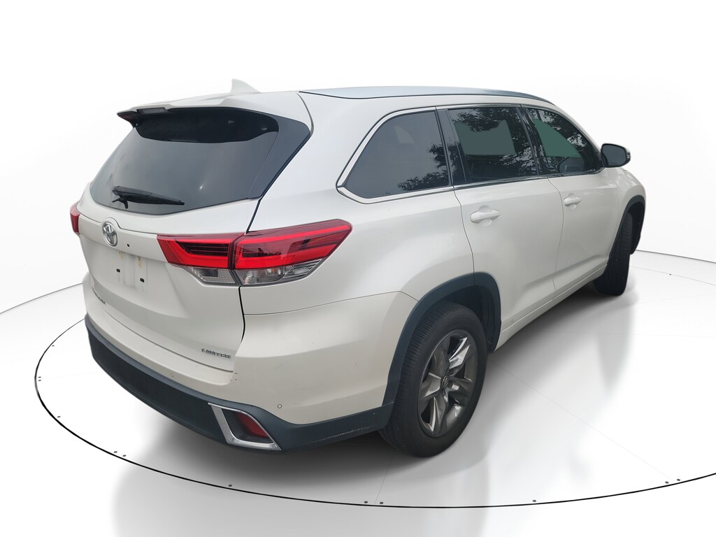 2018 Toyota Highlander Limited Platinum photo 3