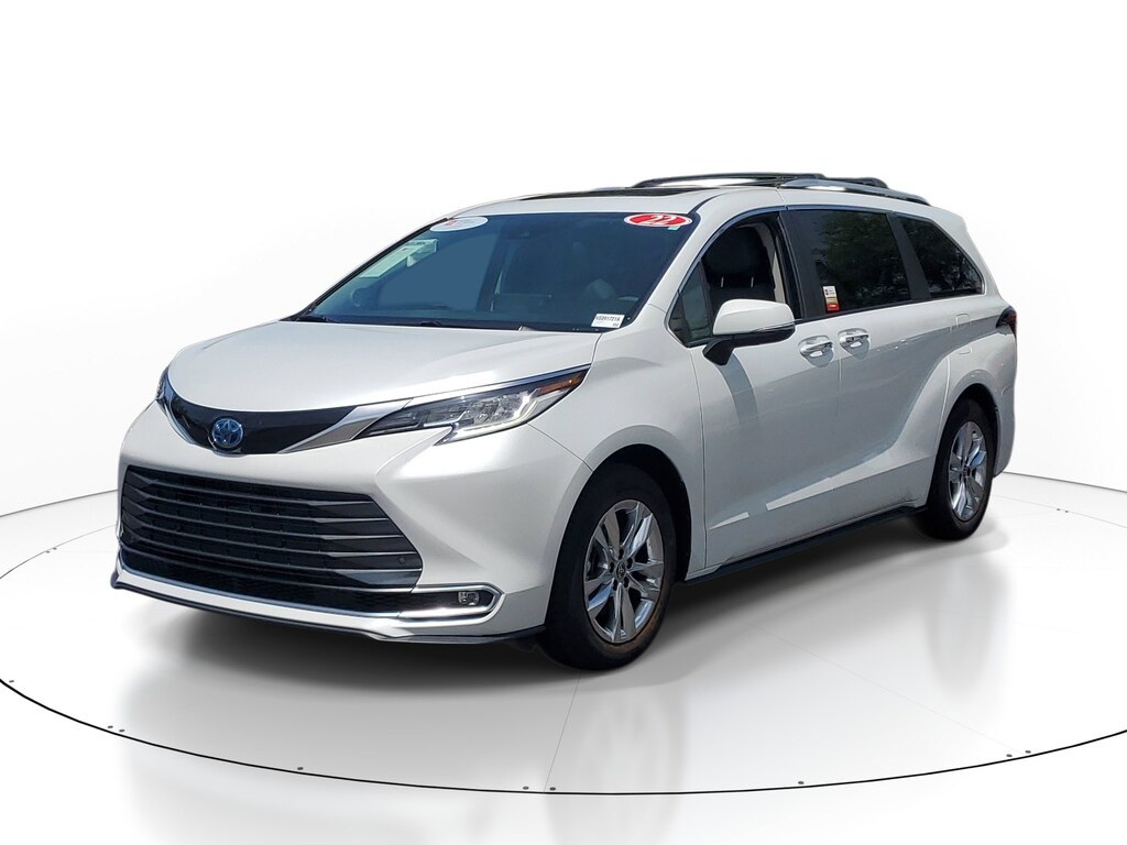 Certified 2022 Toyota Sienna Limited 7 Passenger Van Passenger Van
