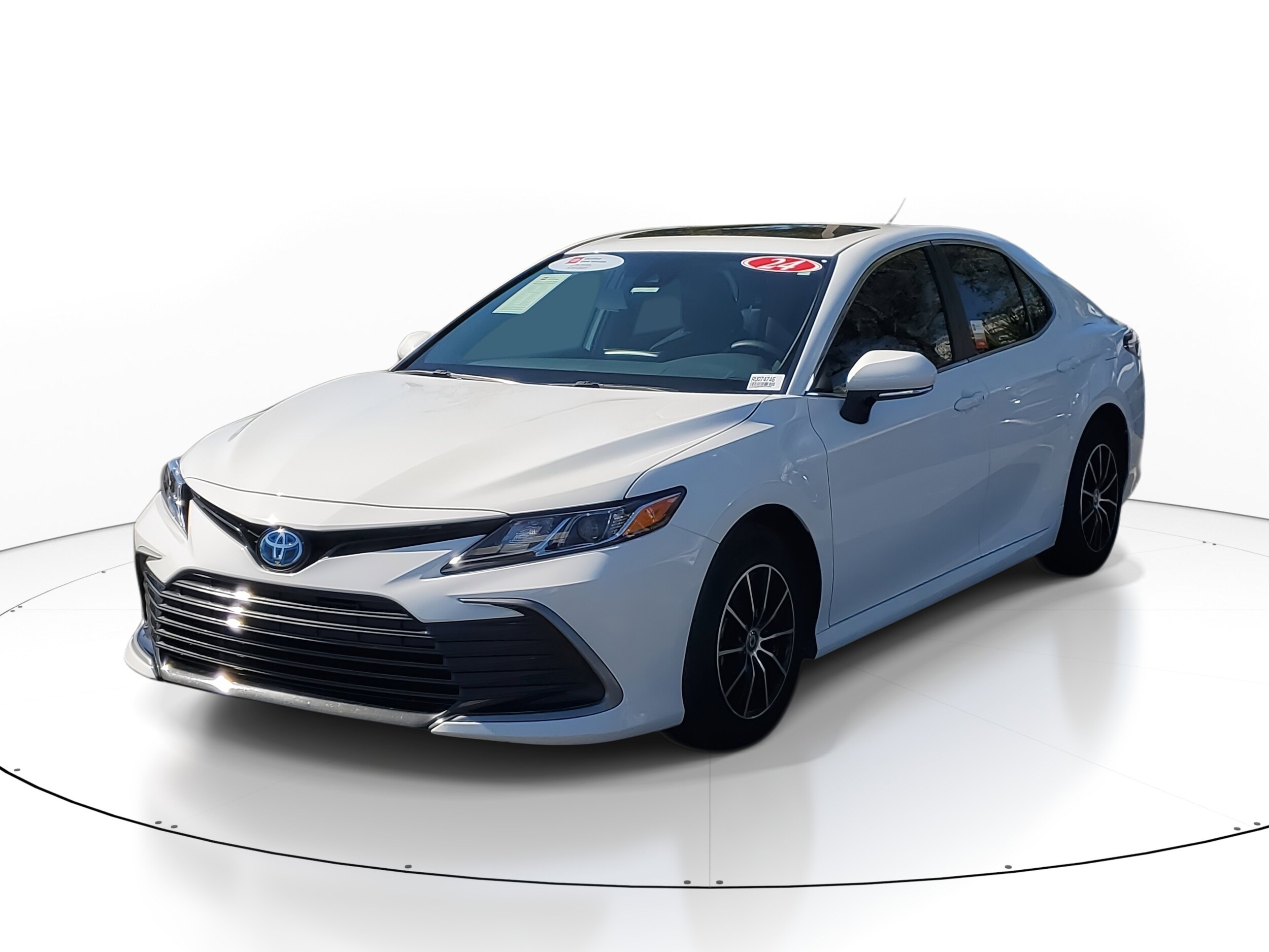2024 Toyota Camry Hybrid LE photo 2