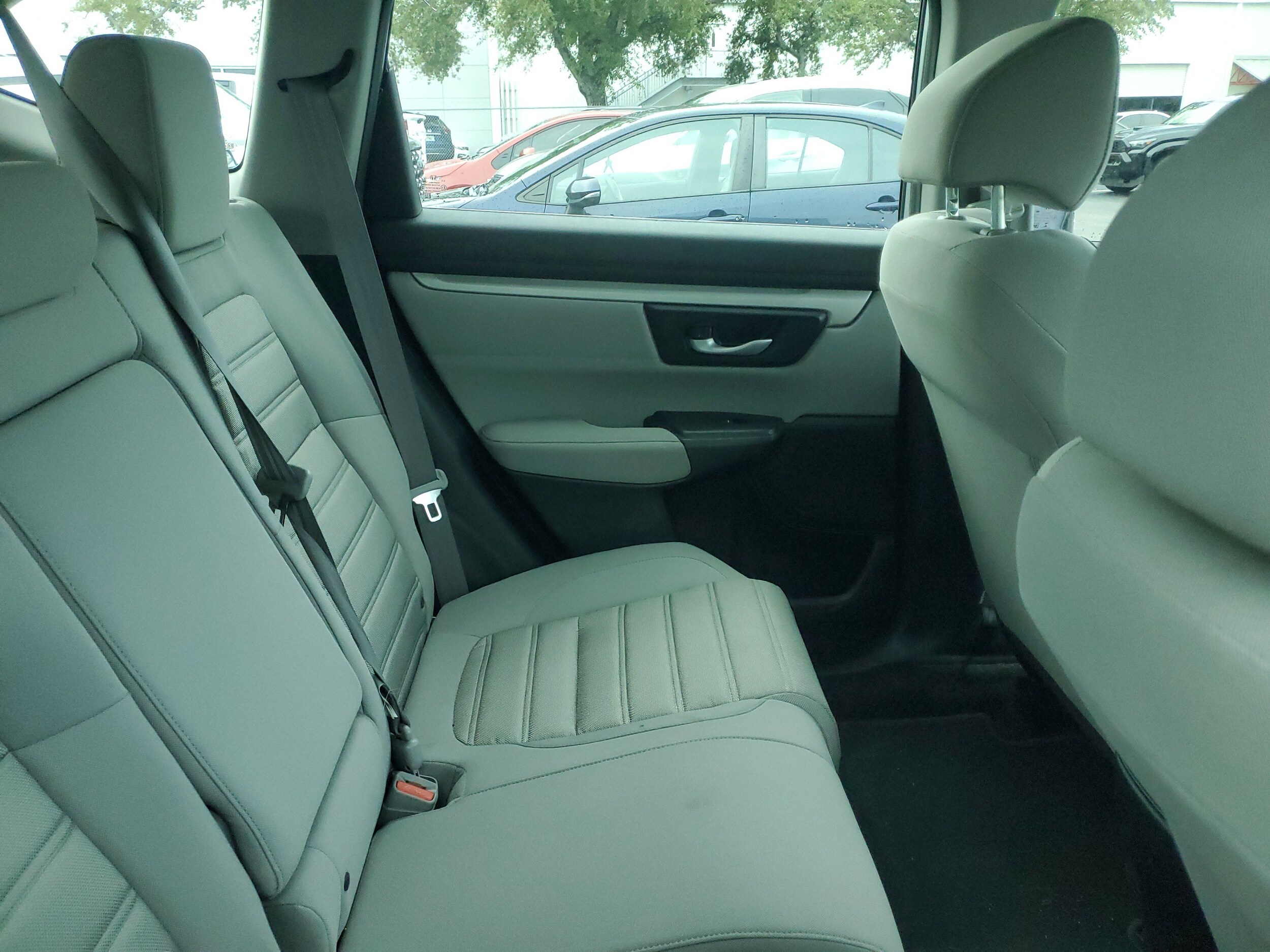 2017 Honda CR-V LX photo 2