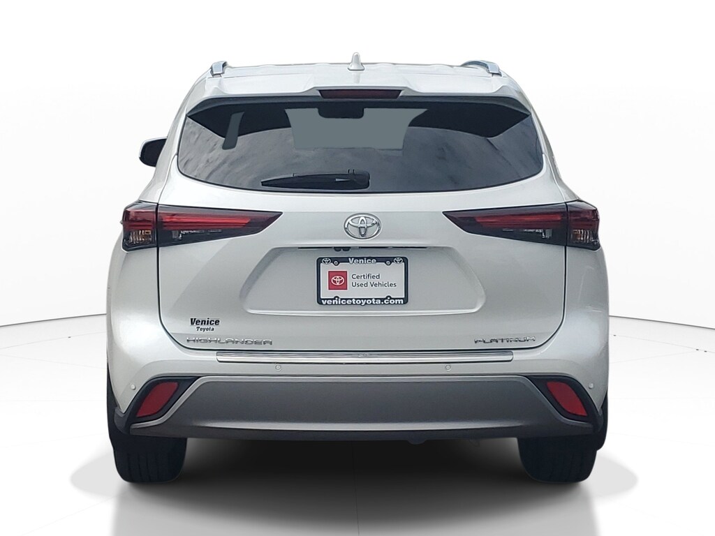 Used 2024 Toyota Highlander Platinum SUV