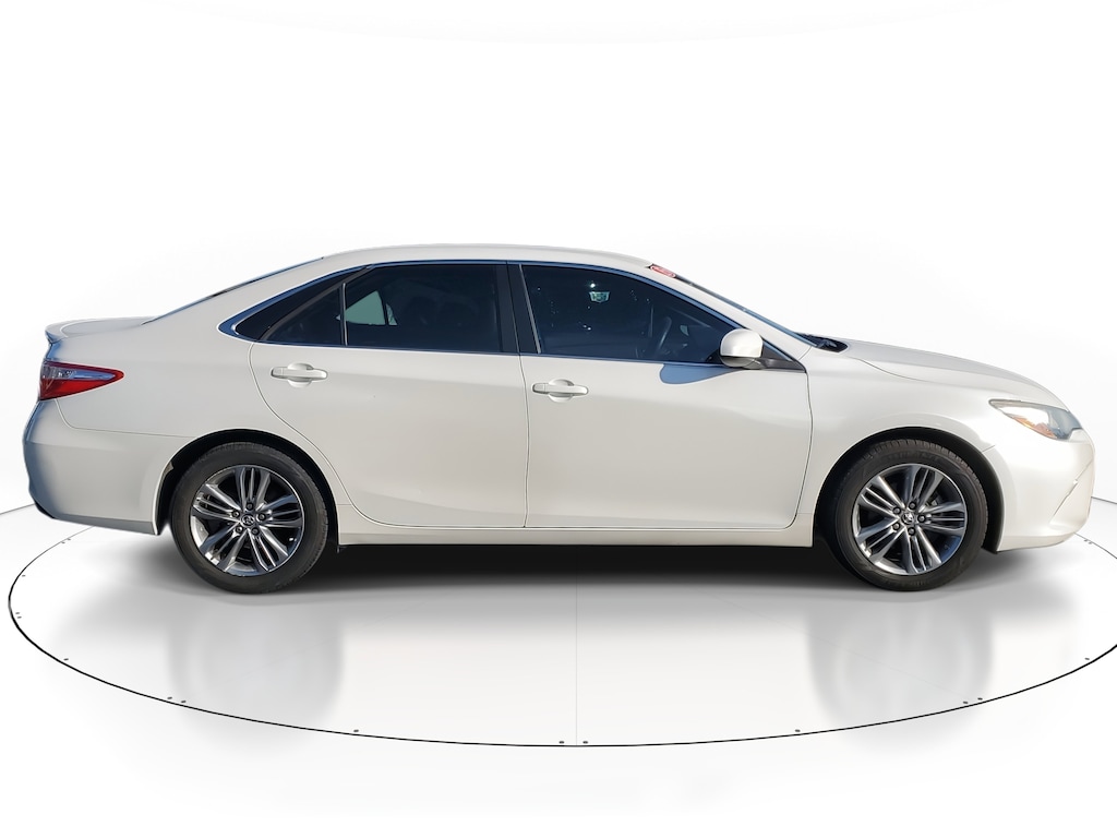 Used 2015 Toyota Camry SE Sedan