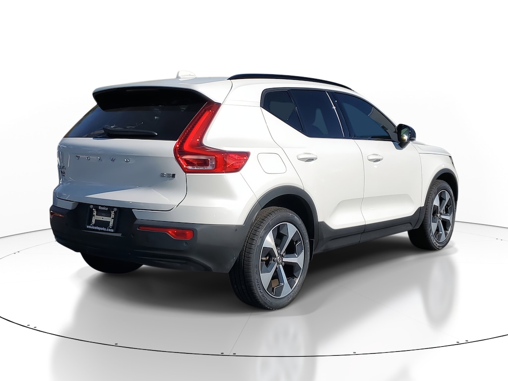 Used 2024 Volvo XC40 B5 Plus Dark SUV