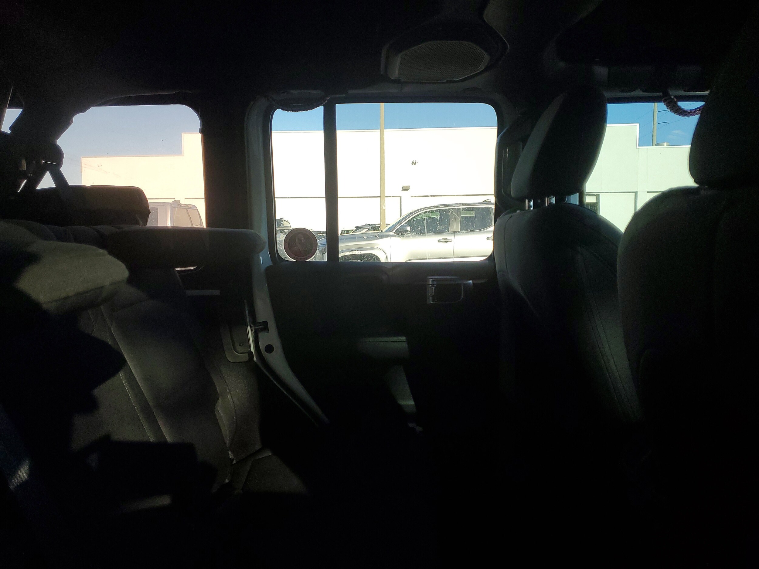 2020 Jeep Wrangler Unlimited Sahara photo 3