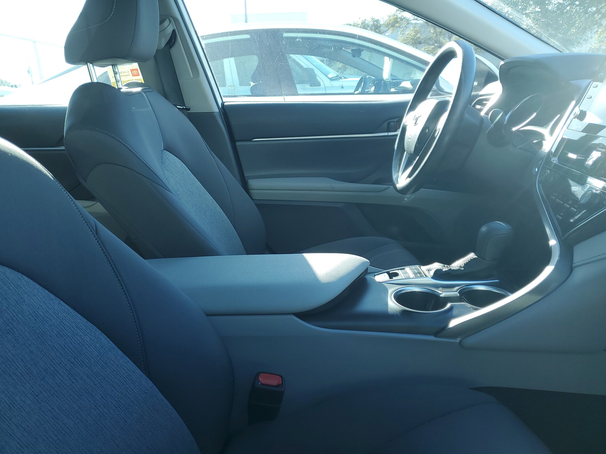 2024 Toyota Camry Hybrid LE photo 2