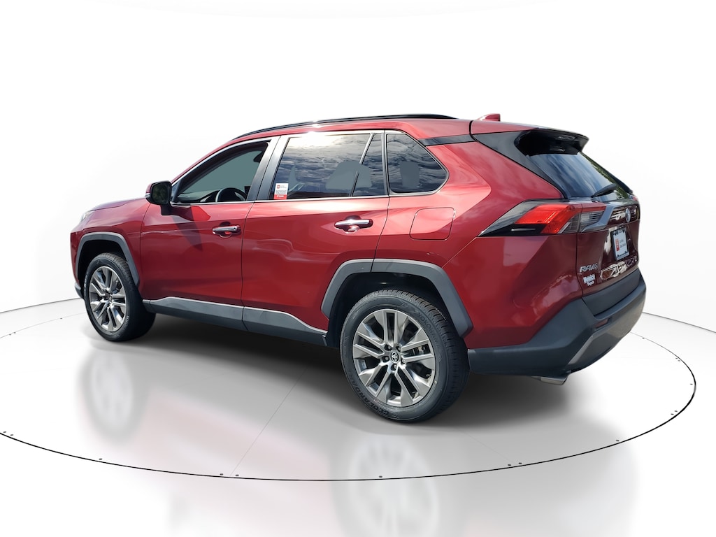 2022 Toyota RAV4 Limited photo 3