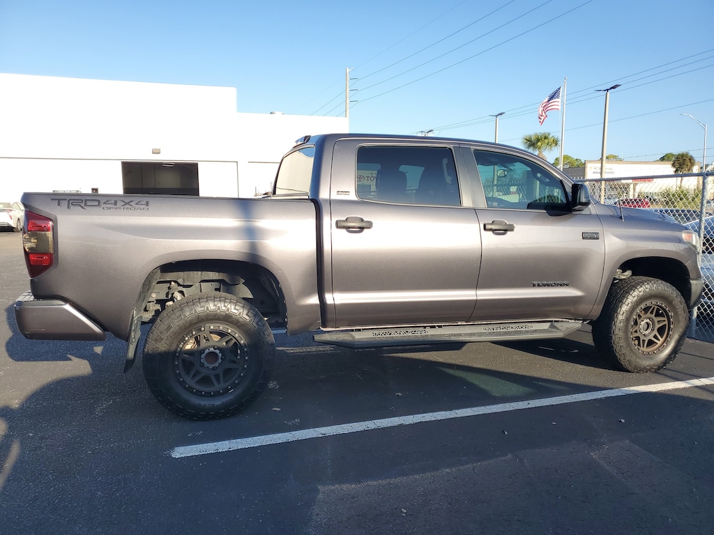 Used 2017 Toyota Tundra SR5 5.7L V8 w/FFV Truck CrewMax