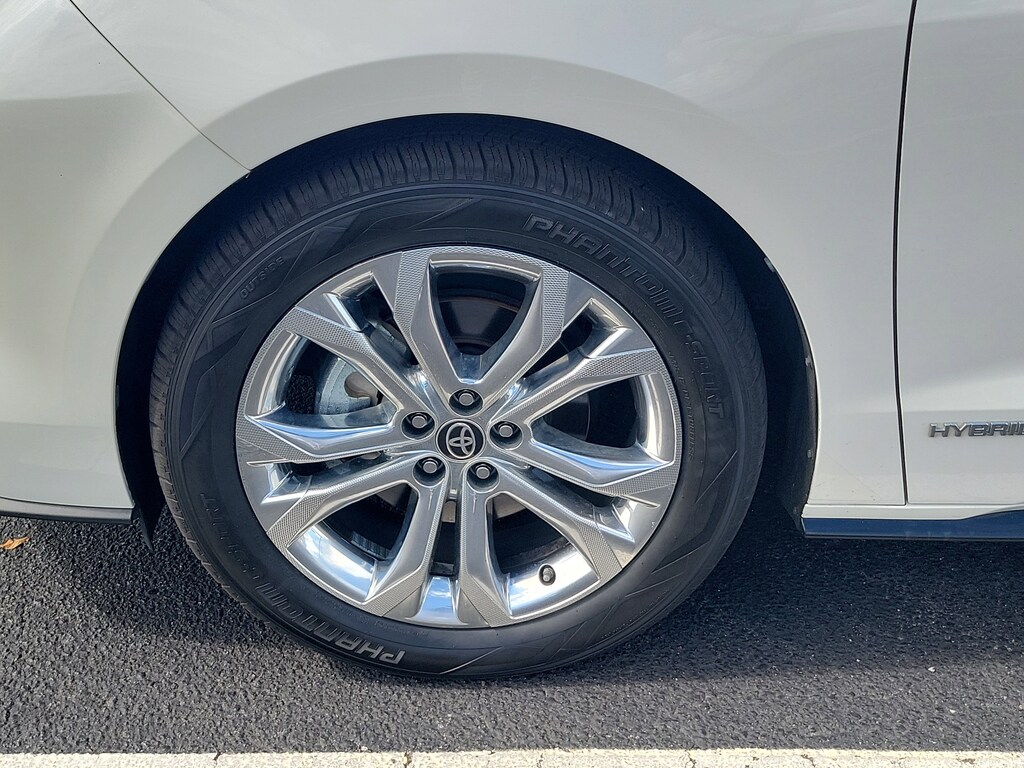 2021 Toyota Sienna Platinum photo 4