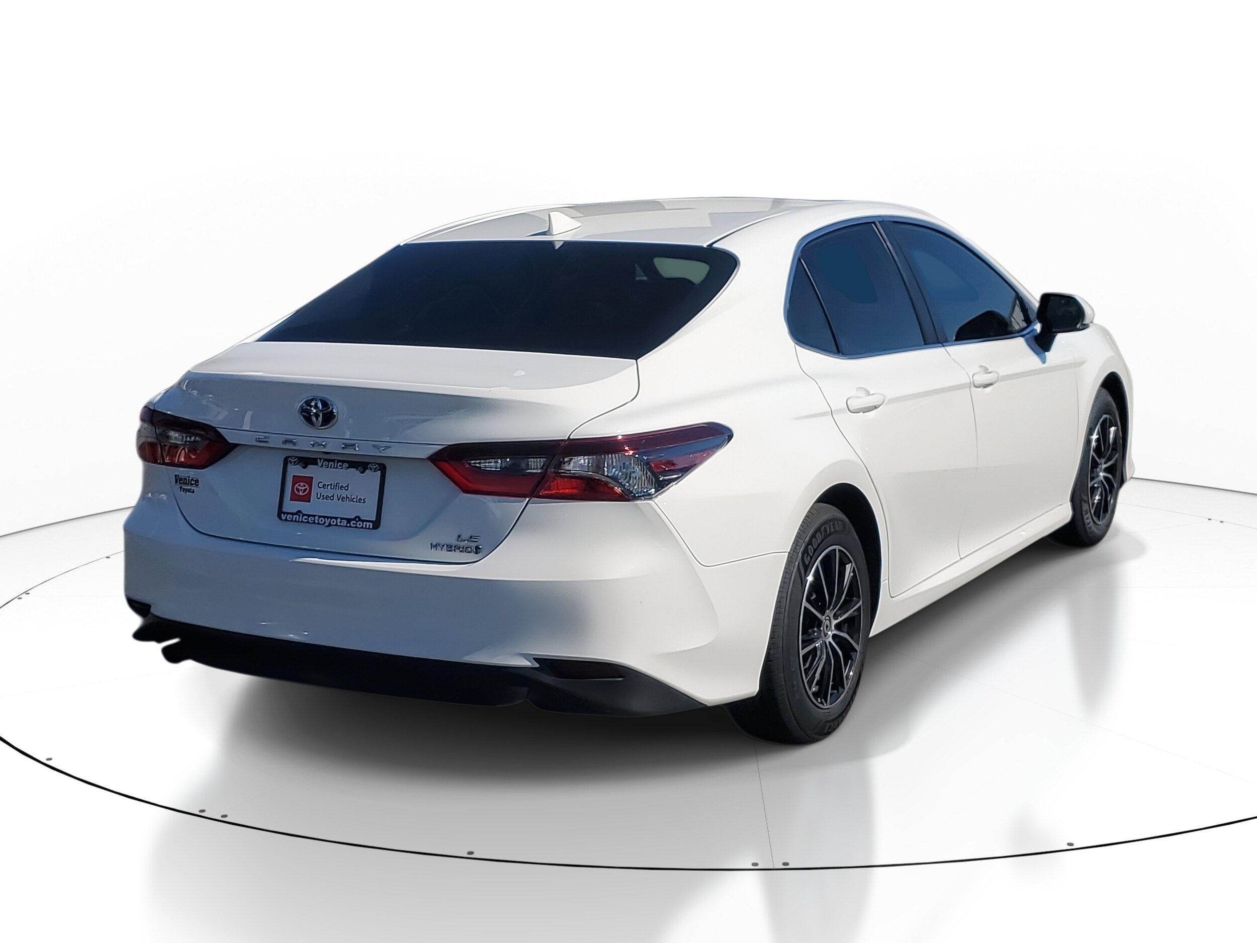 2024 Toyota Camry Hybrid LE photo 4