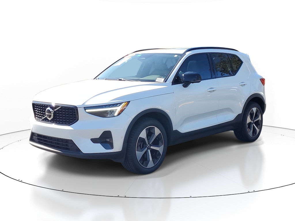 Used 2024 Volvo XC40 B5 Plus Dark SUV