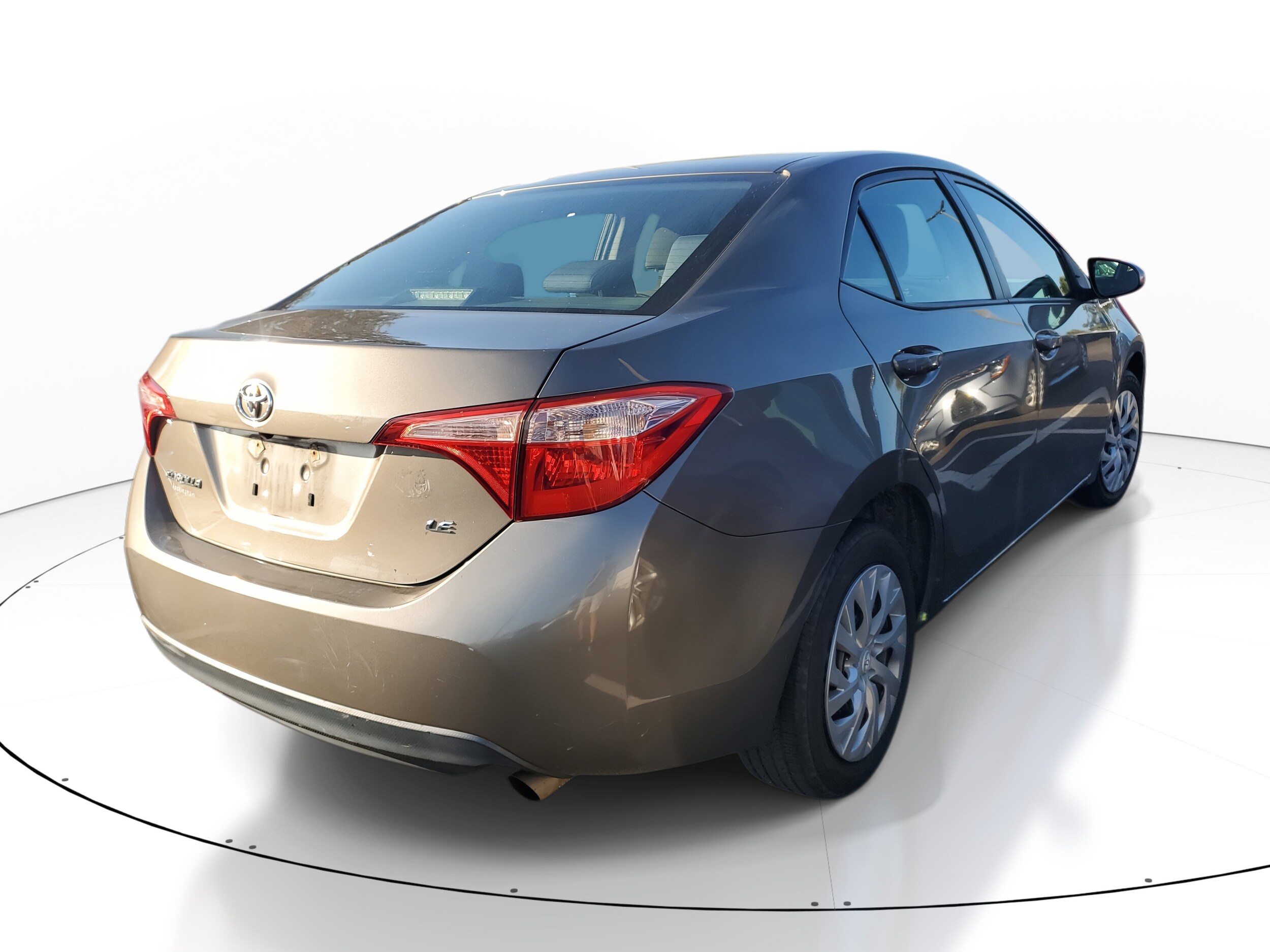 2017 Toyota Corolla LE photo 3