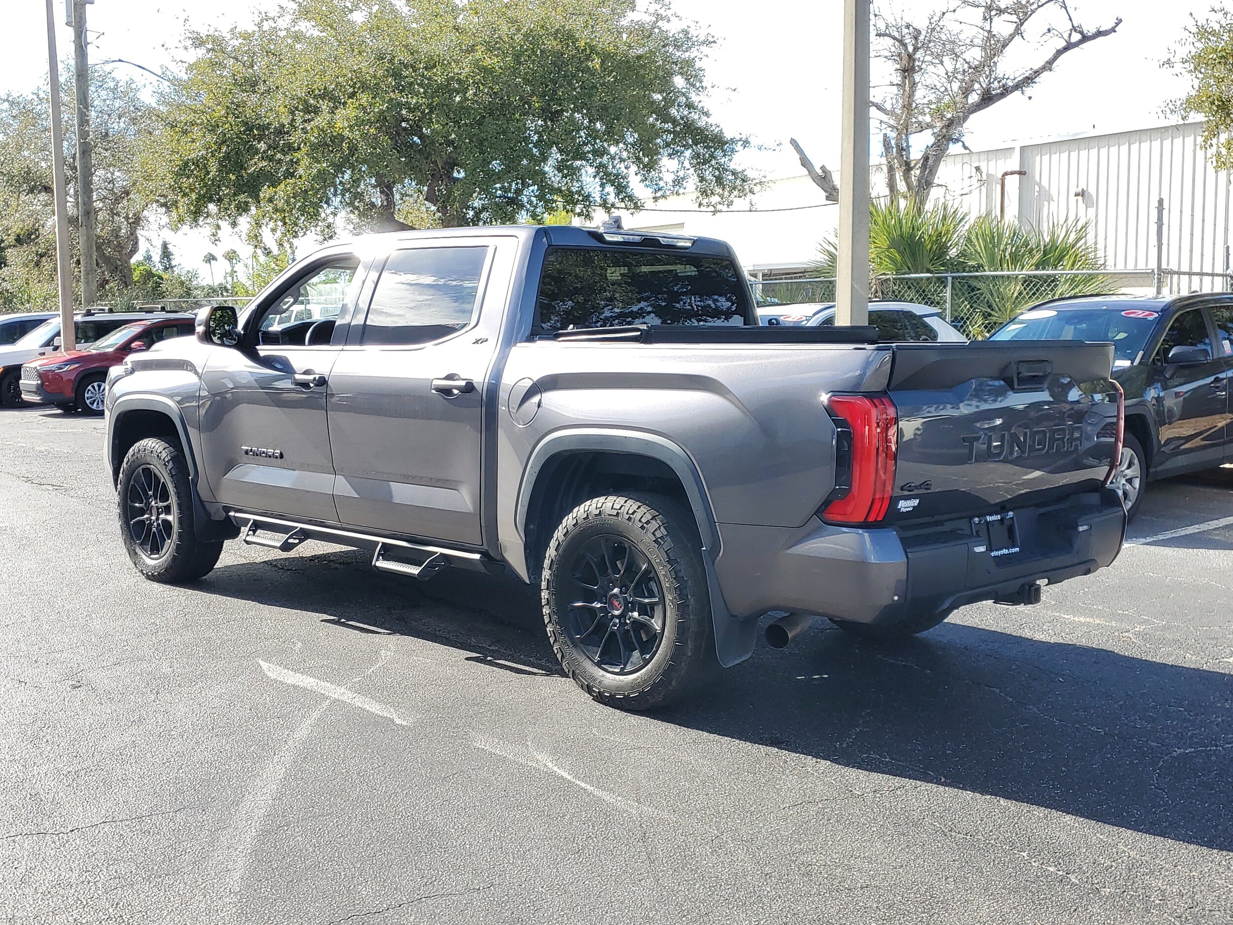 2022 Toyota Tundra SR5 CrewMax photo 2