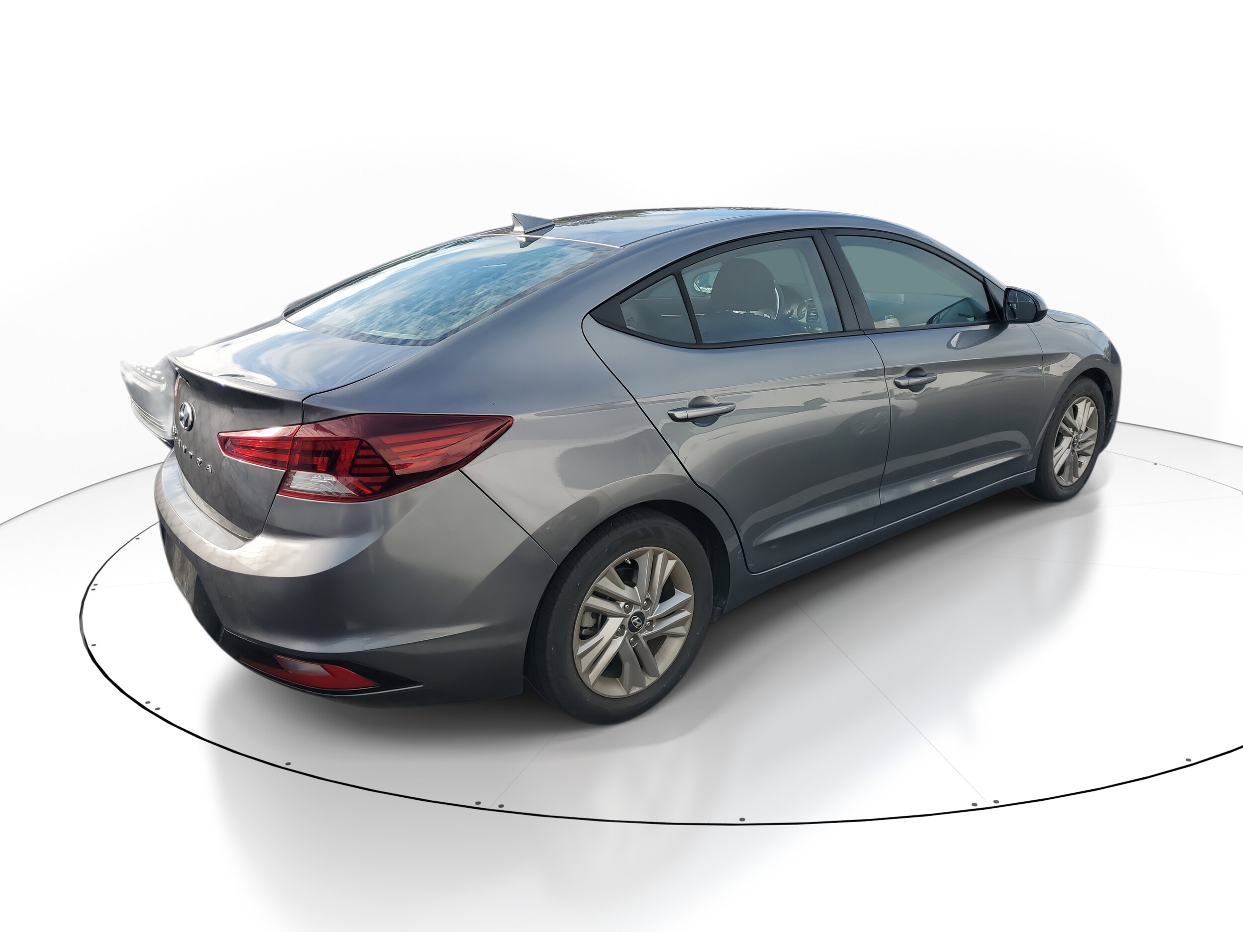 2019 Hyundai Elantra SEL photo 4