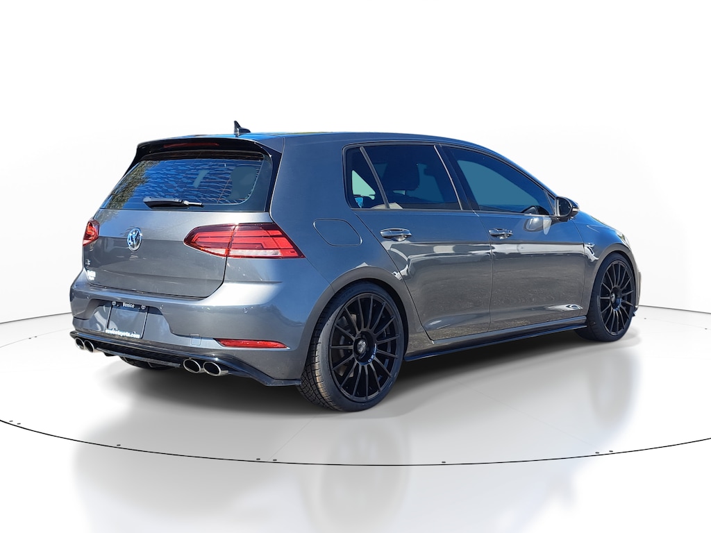 2018 Volkswagen Golf R 4Motion photo 4