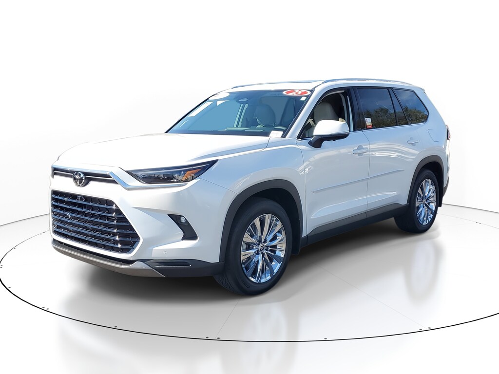 2025 Toyota Grand Highlander Platinum photo 2