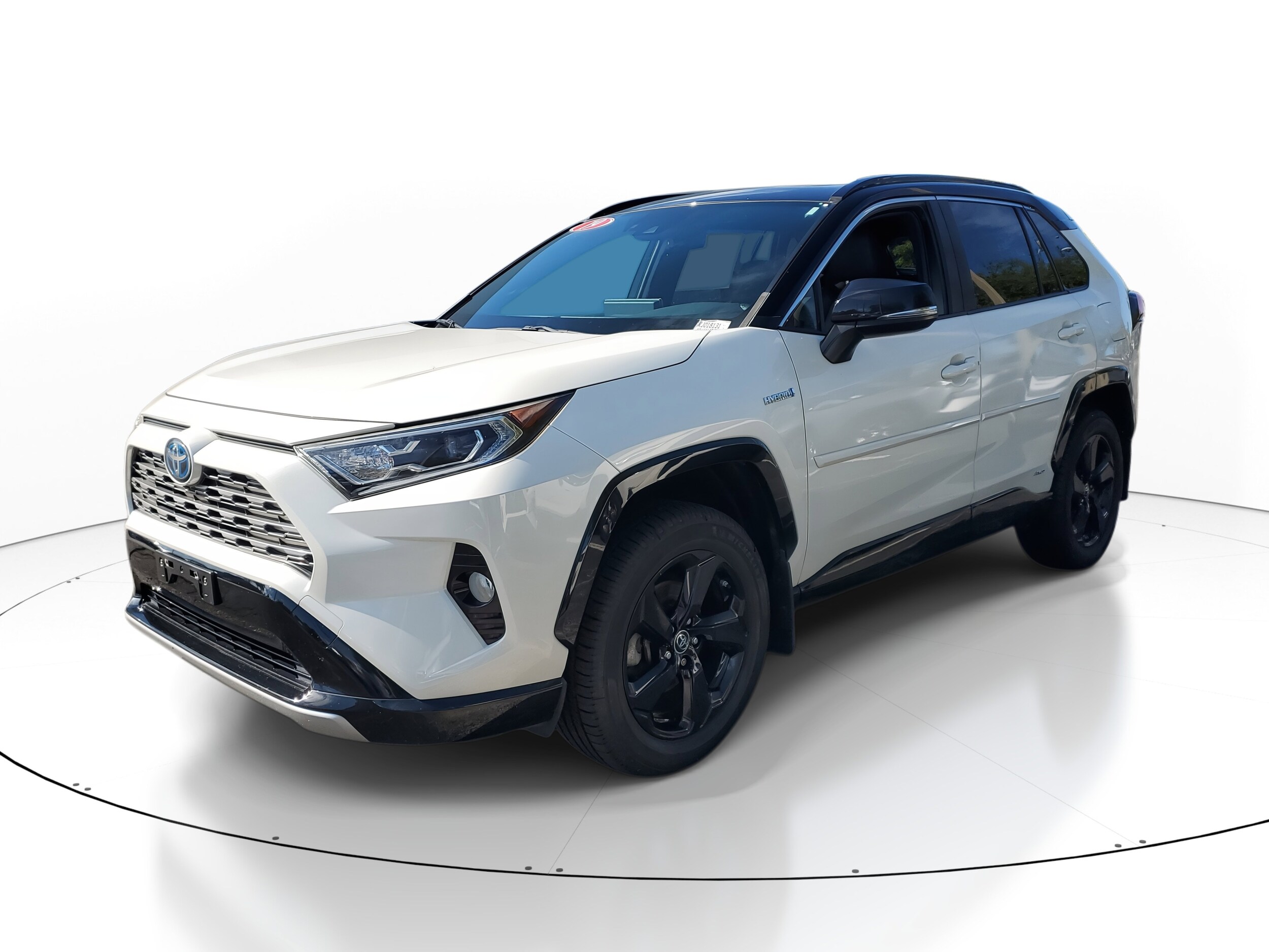 2019 Toyota RAV4 Hybrid XSE photo 2