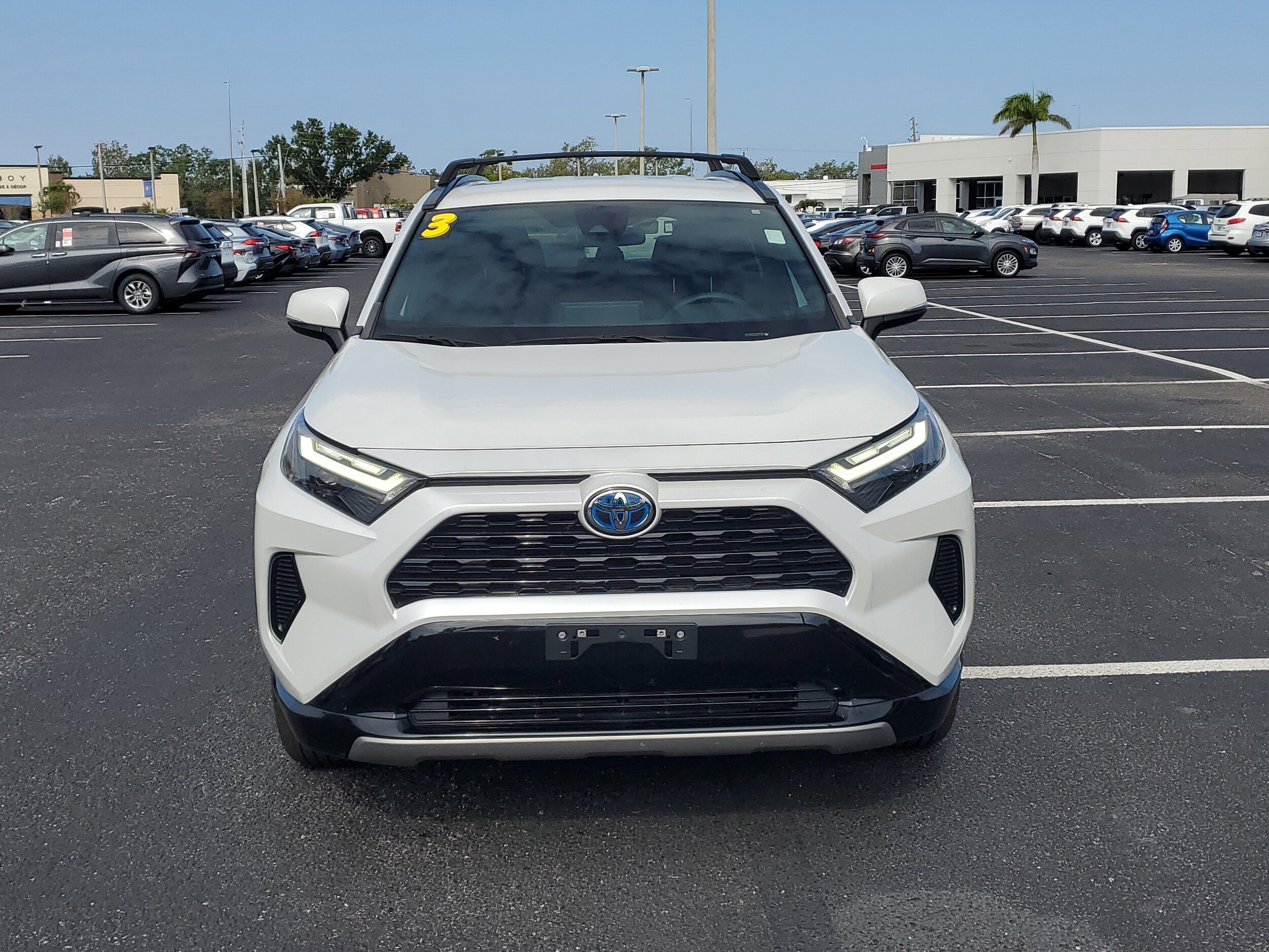 2023 Toyota RAV4 Hybrid SE photo 2