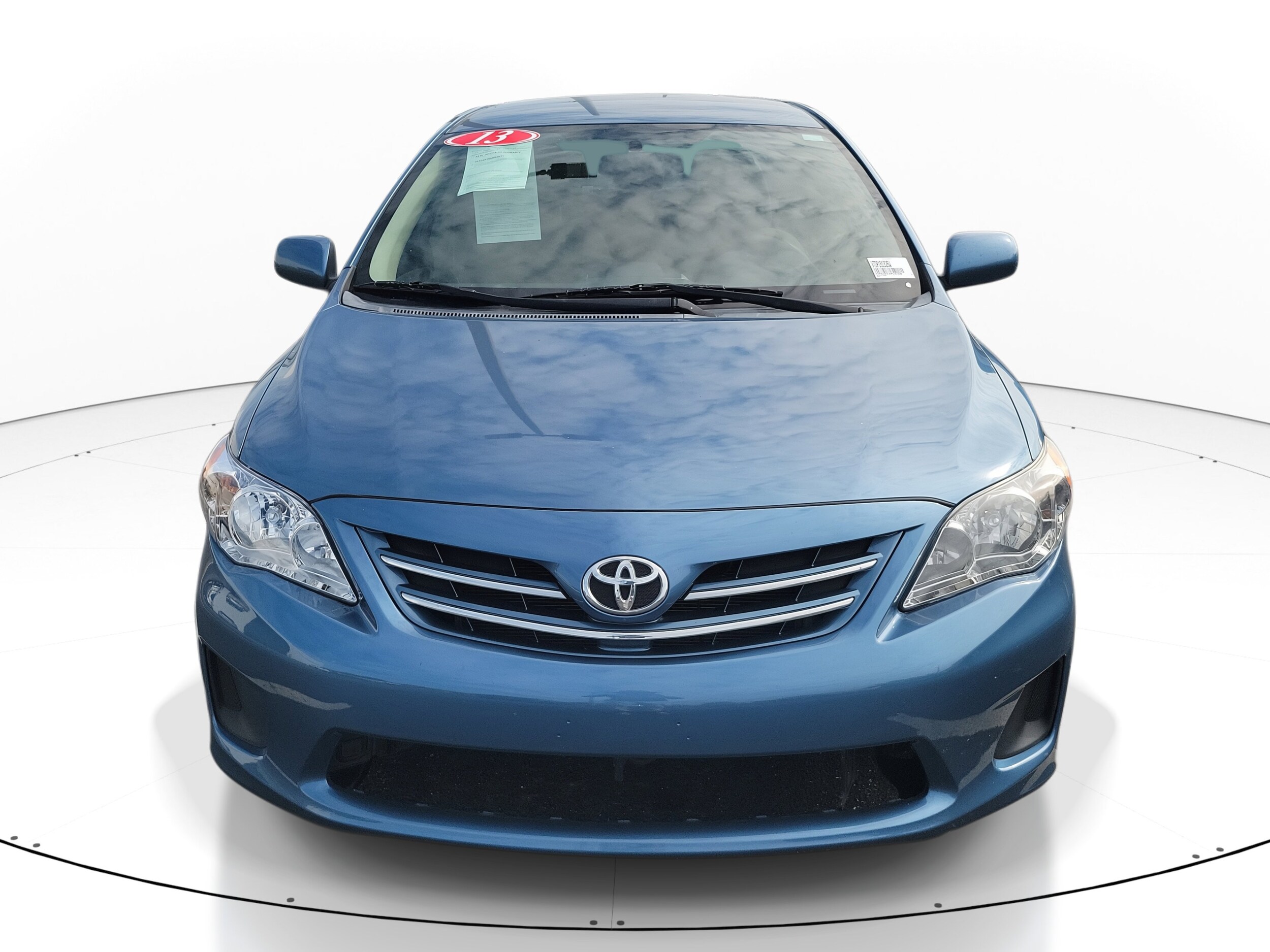 2013 Toyota Corolla LE photo 2