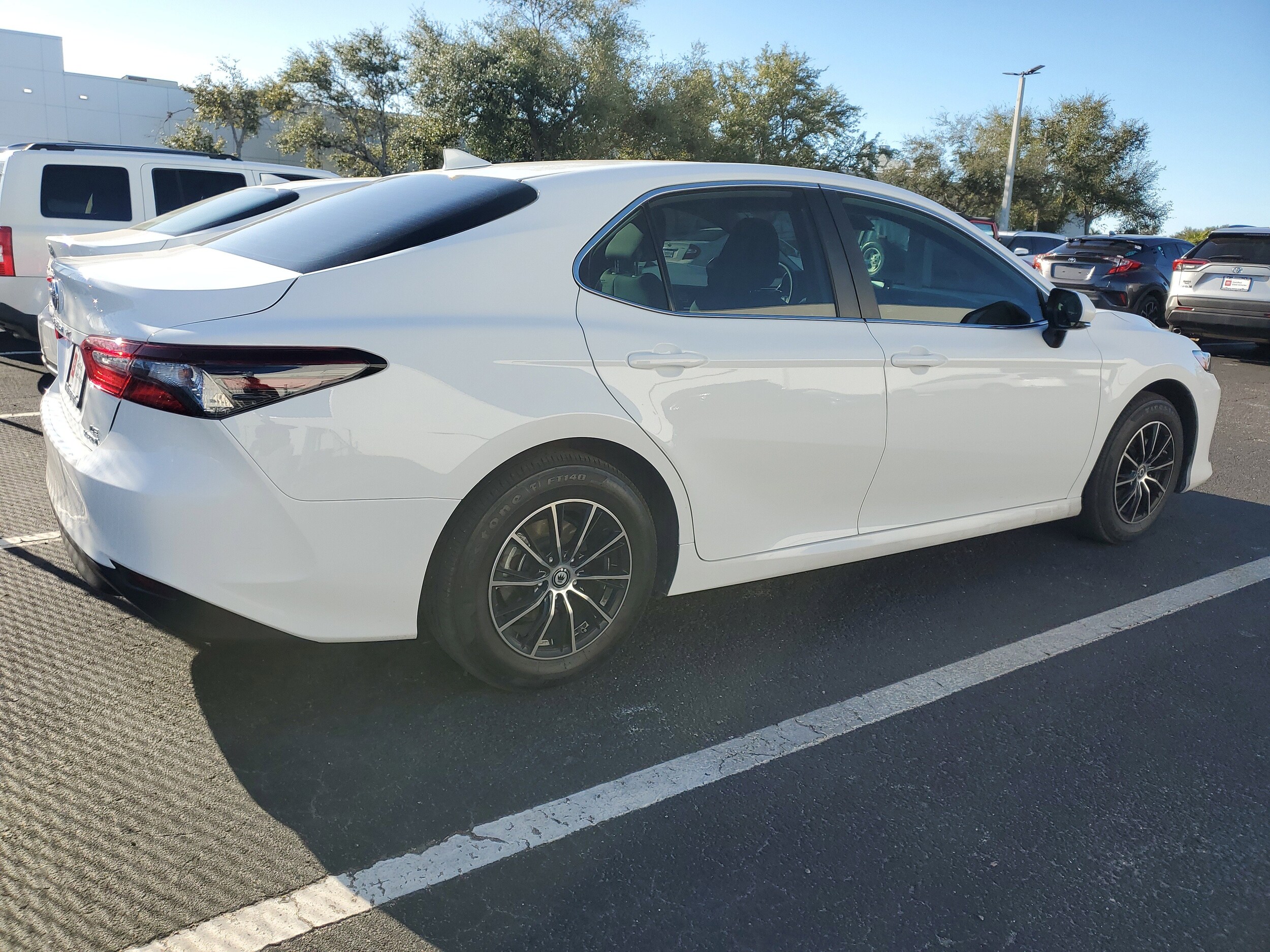 2024 Toyota Camry Hybrid LE photo 4