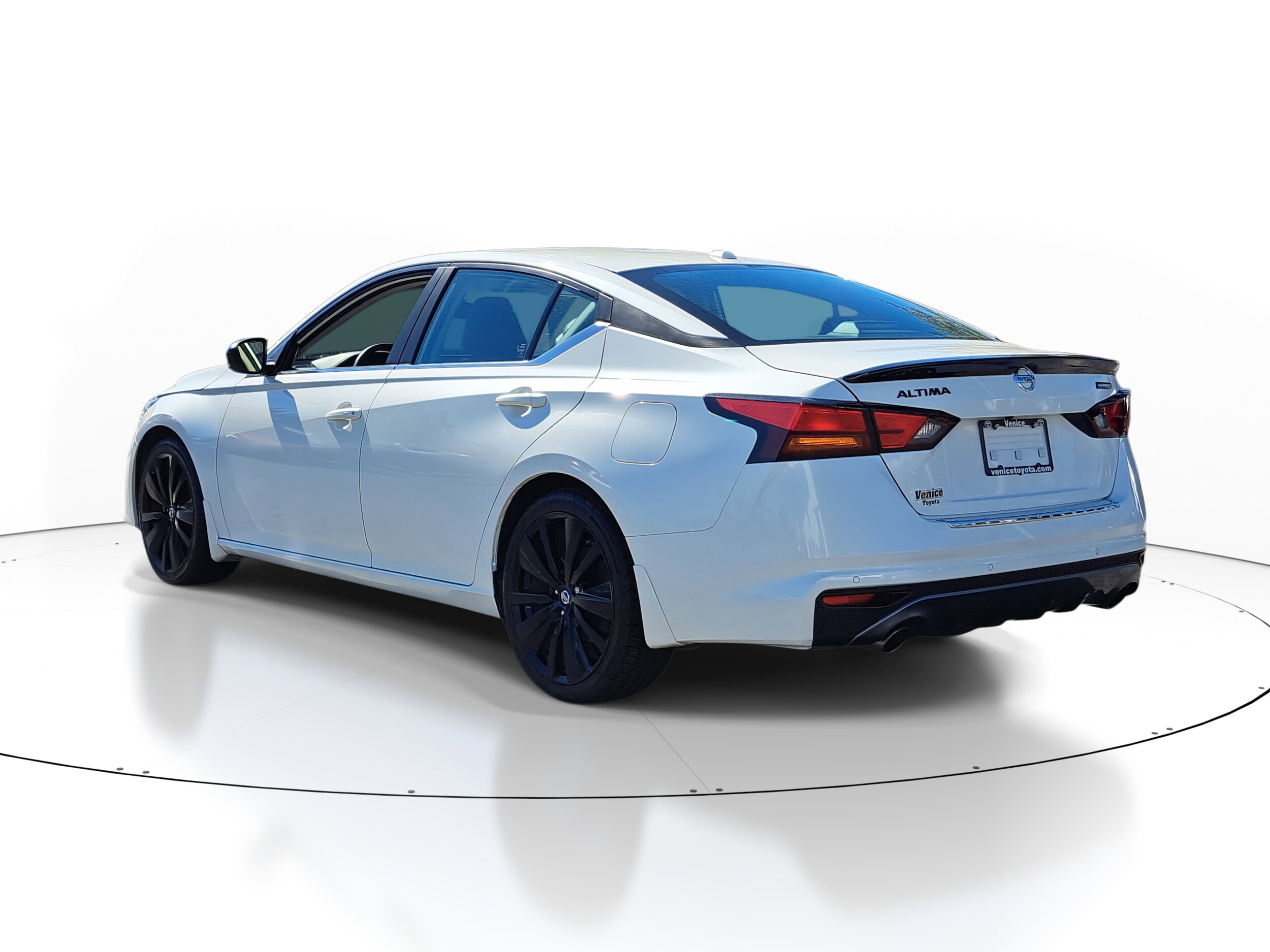 2022 Nissan Altima 2.5 SR photo 3