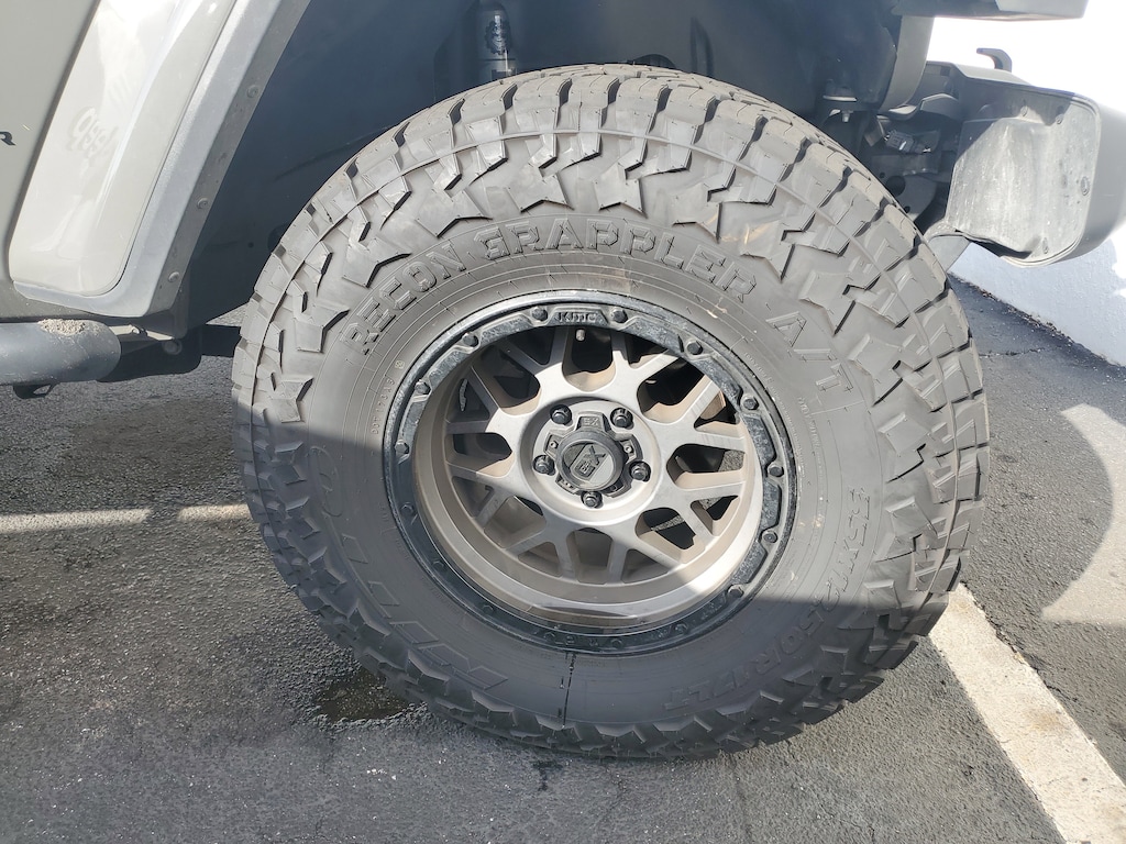 Used 2020 Jeep Gladiator Sport Truck Crew Cab