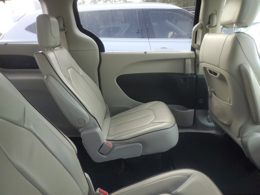 Used 2017 Chrysler Pacifica Limited Van