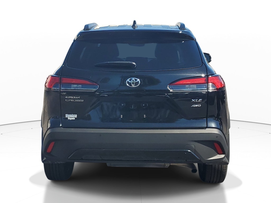 Used 2024 Toyota Corolla Cross XLE SUV