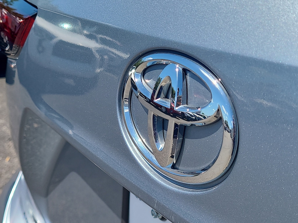 2024 Toyota Highlander LE photo 7